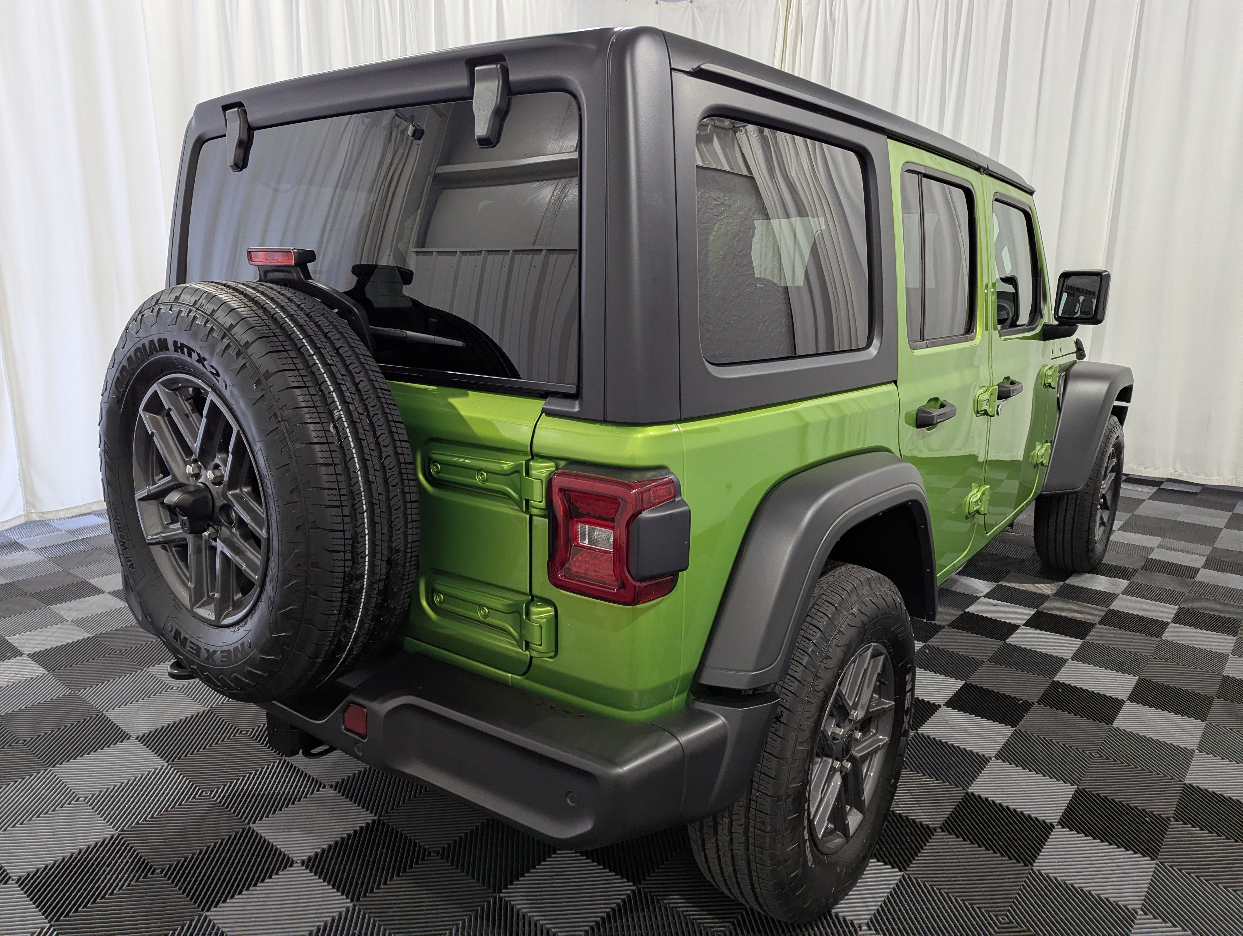 2025 Jeep Wrangler 4-Door Summit 4x4
