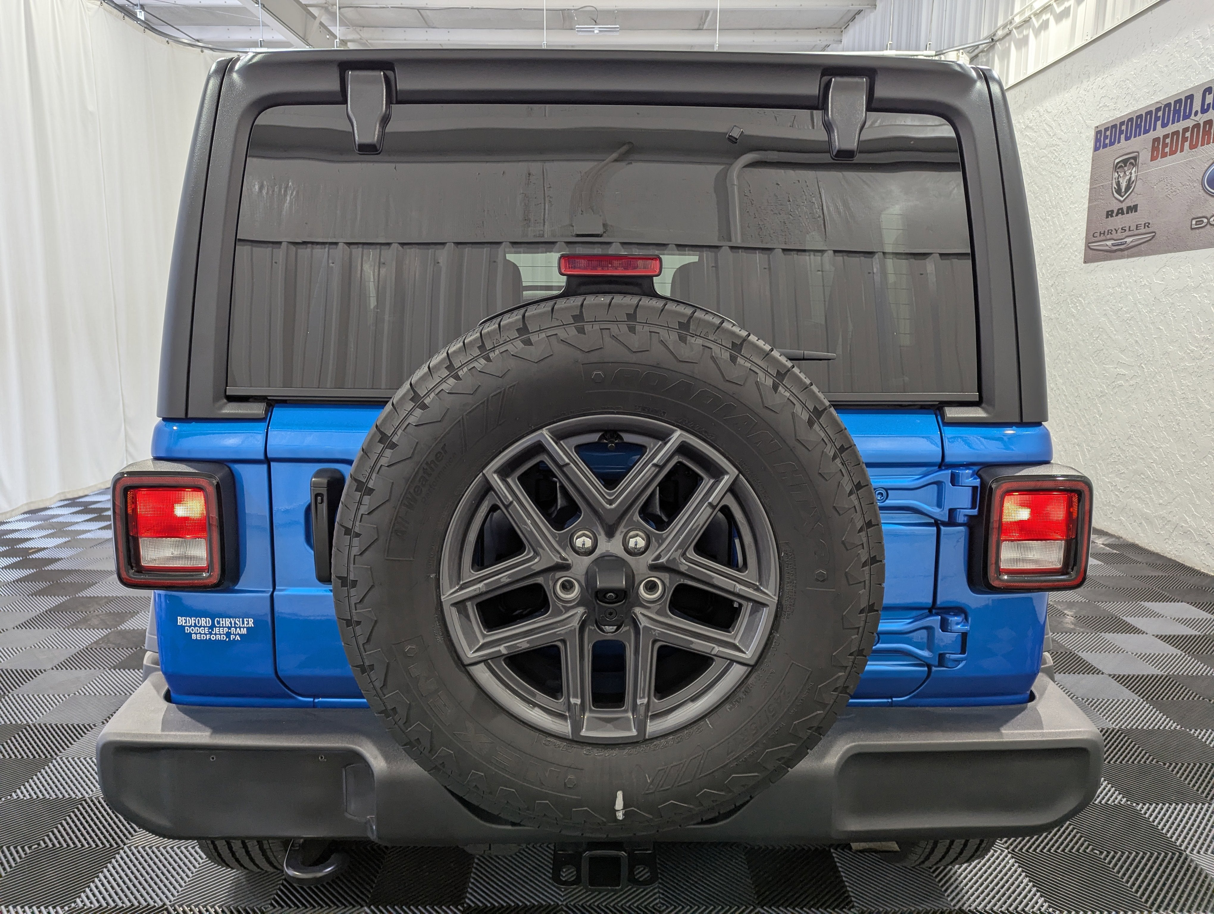 2025 Jeep Wrangler 4-Door Summit 4x4