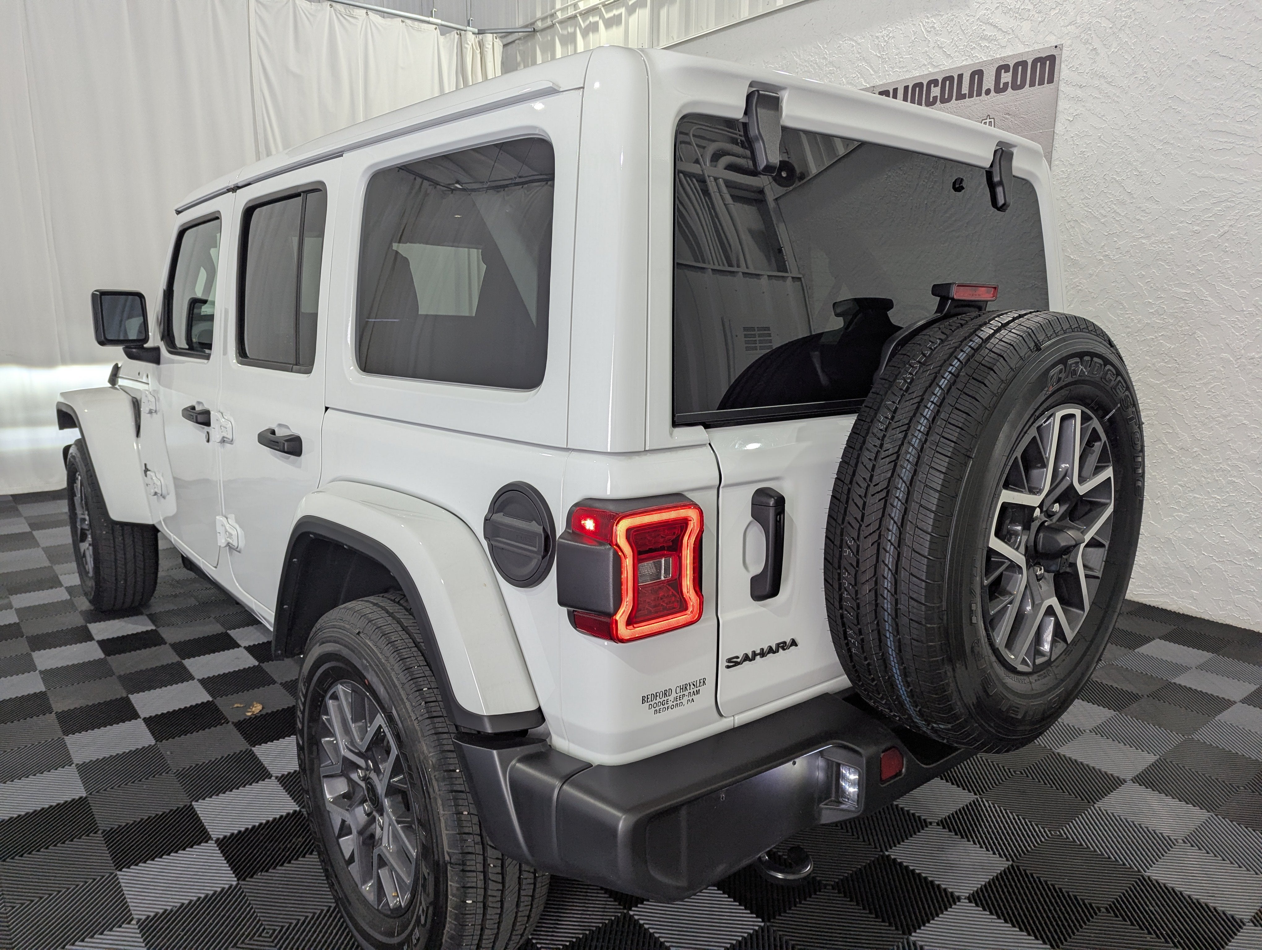 2026 Jeep Wrangler 4-Door Sahara 4x4