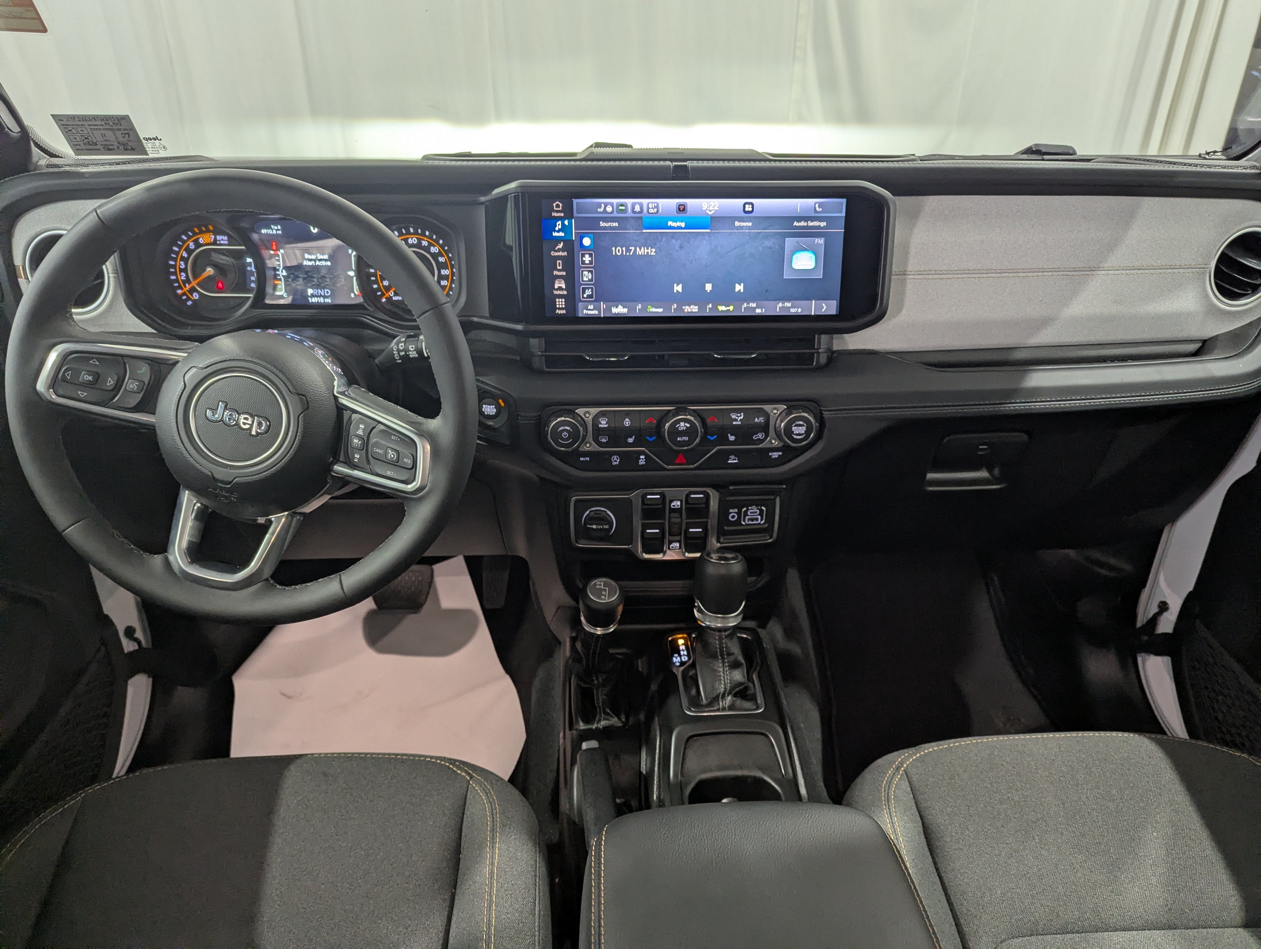 2026 Jeep Wrangler 4-Door Sahara 4x4