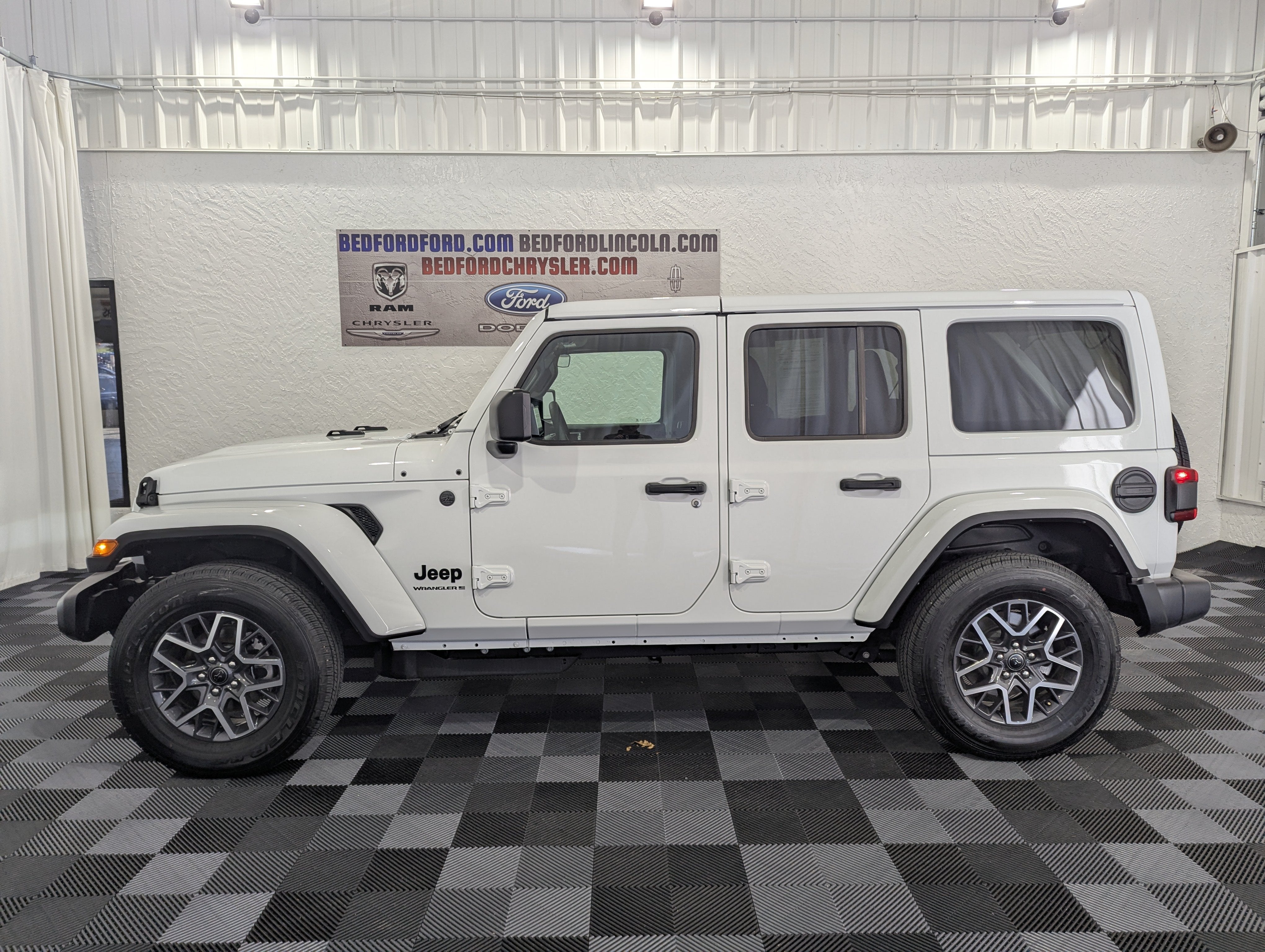 2026 Jeep Wrangler 4-Door Sahara 4x4