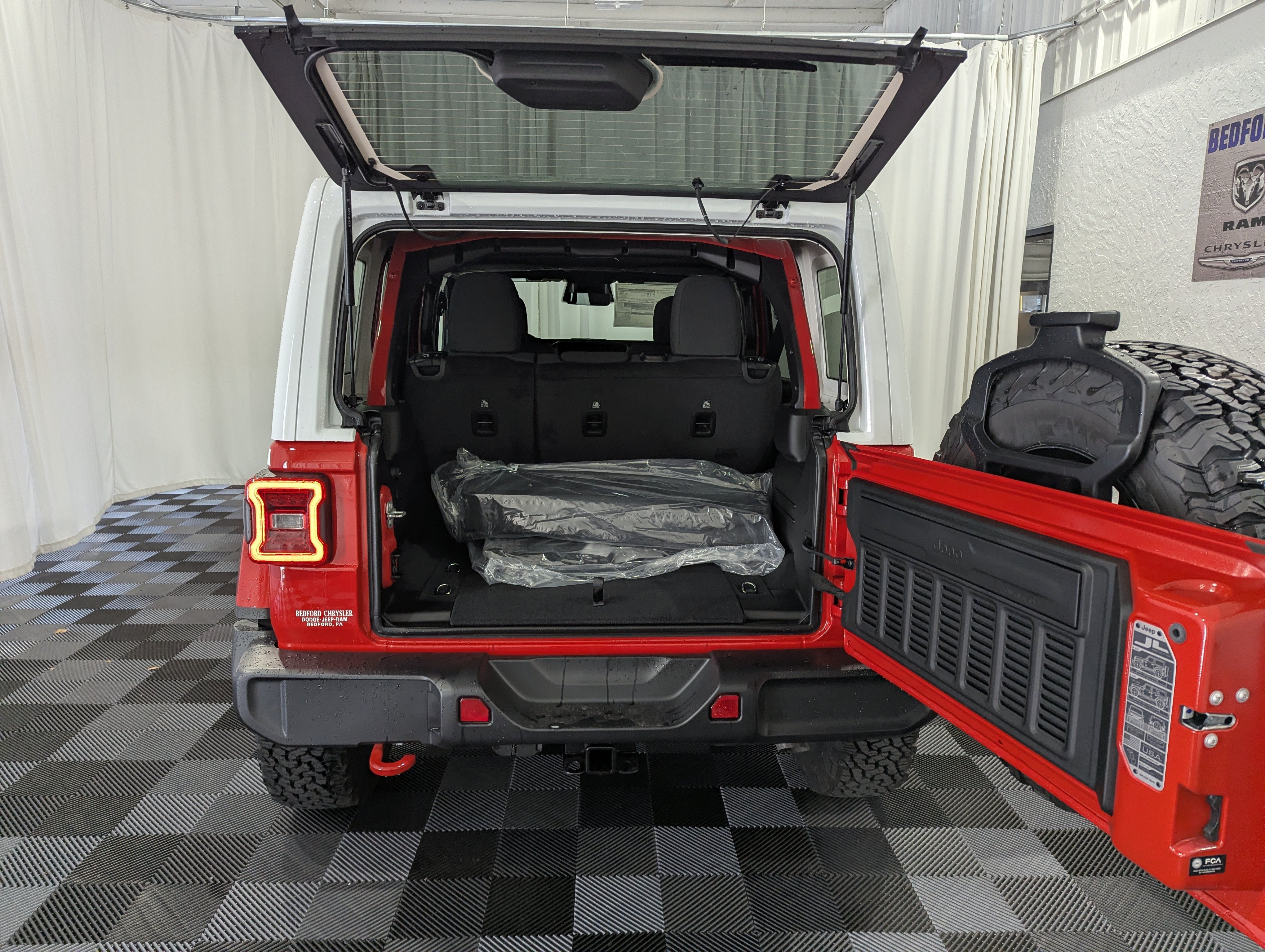 2027 Jeep Wrangler WRANGLER 4-DOOR RUBICON