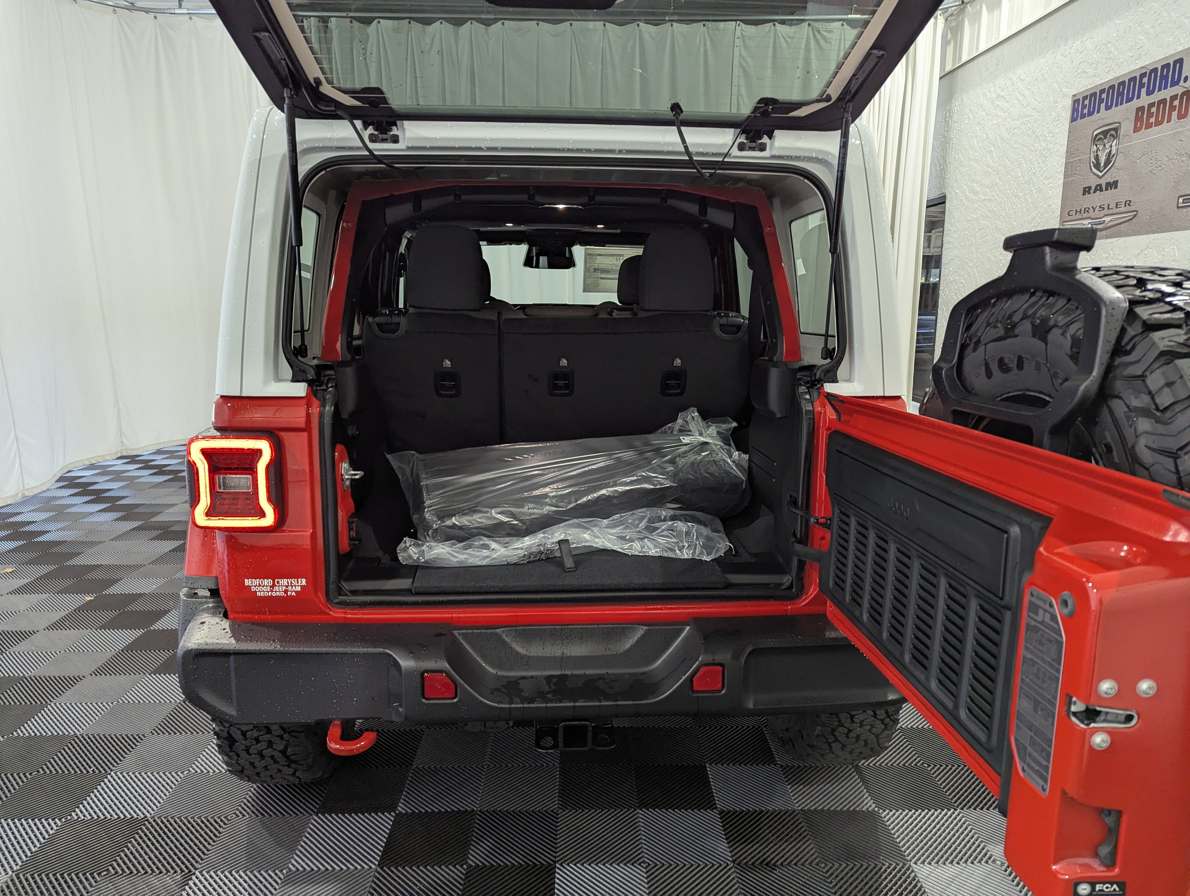 2027 Jeep Wrangler WRANGLER 4-DOOR RUBICON