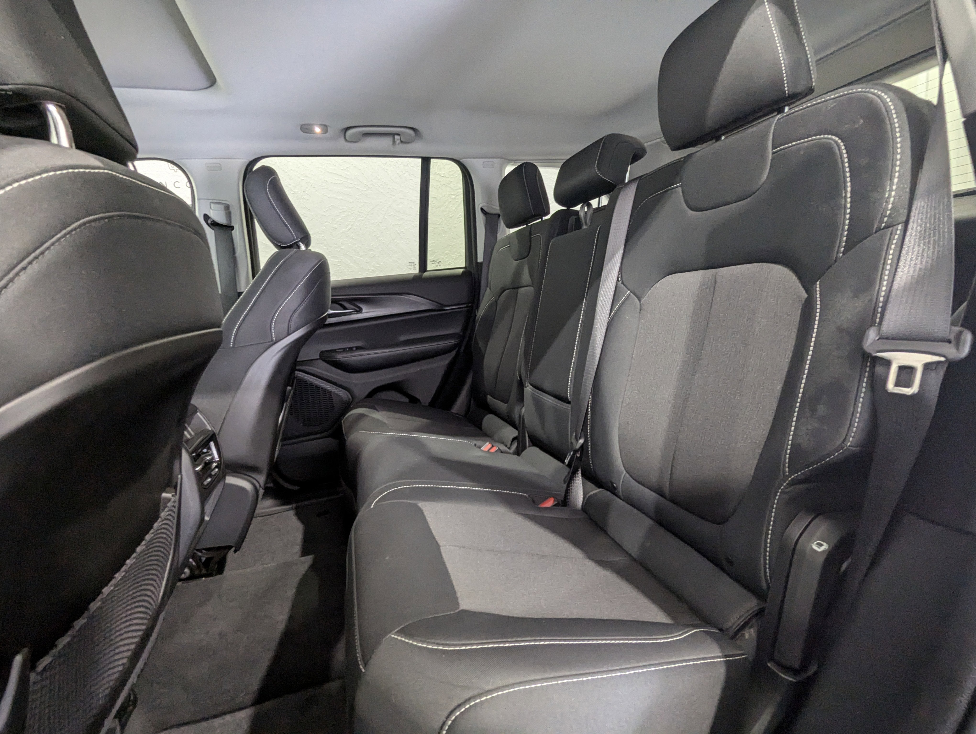 2023 Jeep Grand Cherokee Laredo 4x4