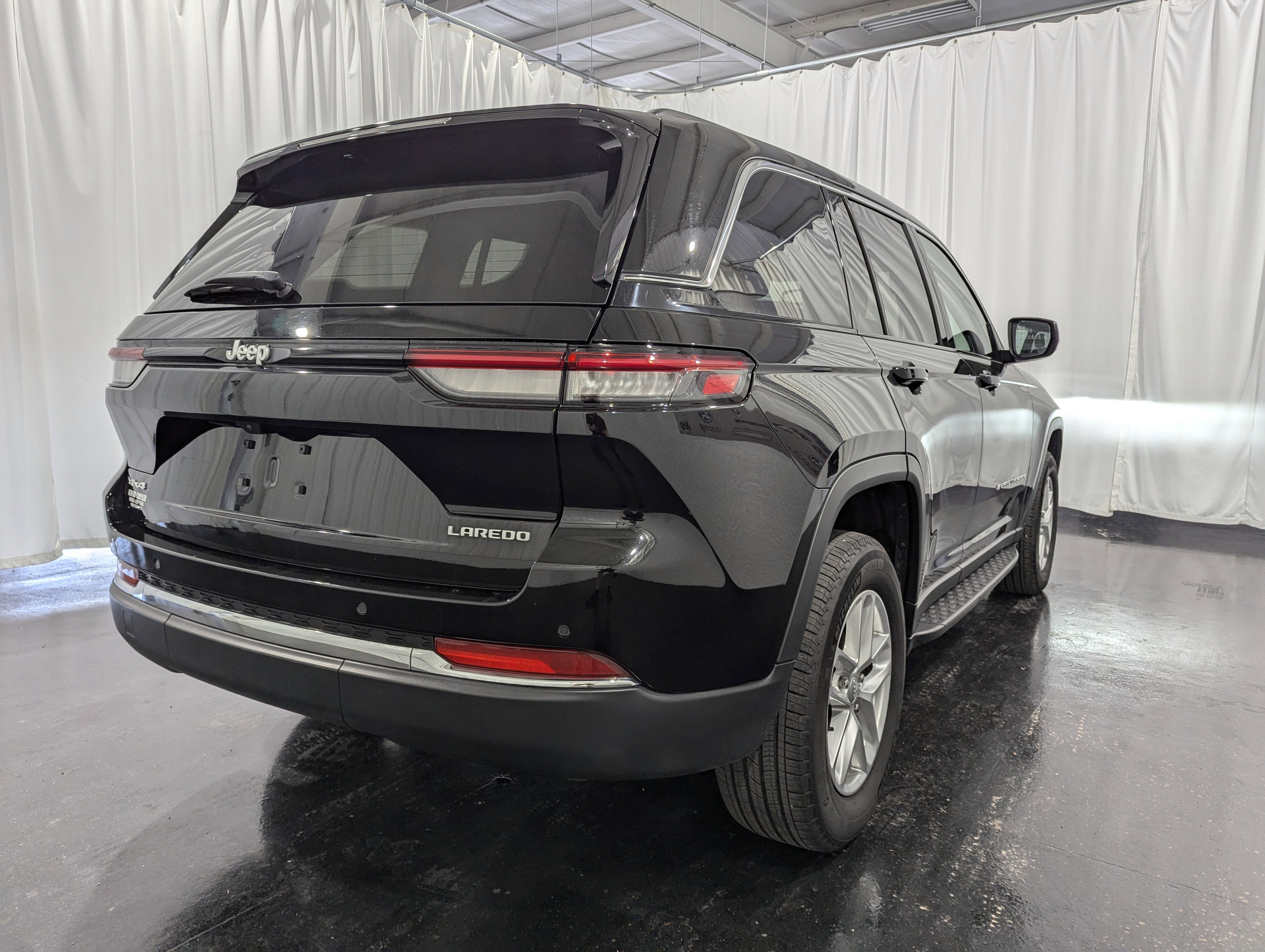 2024 Jeep Grand Cherokee Laredo X 4x4