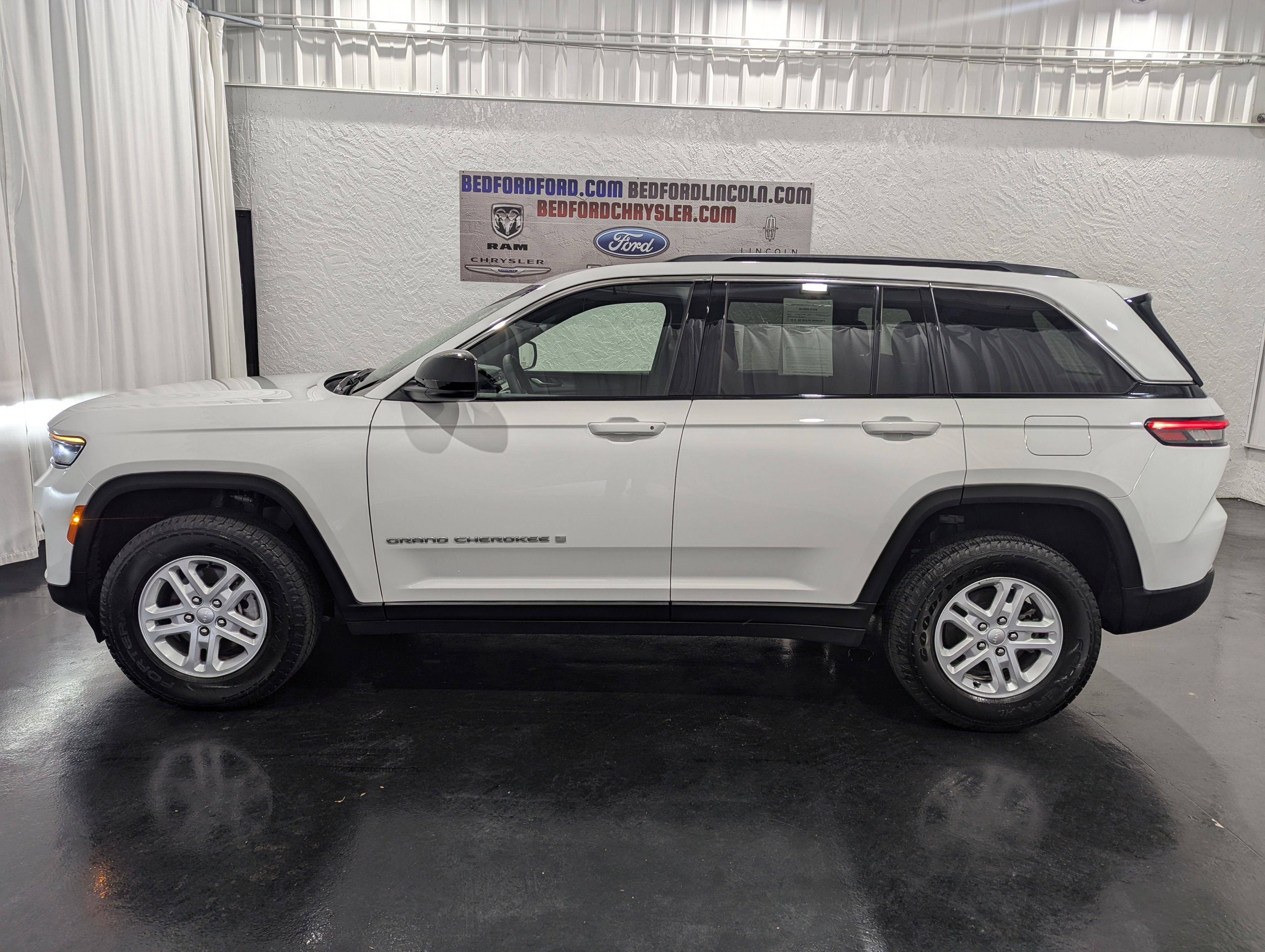 2024 Jeep Grand Cherokee Laredo 4x4