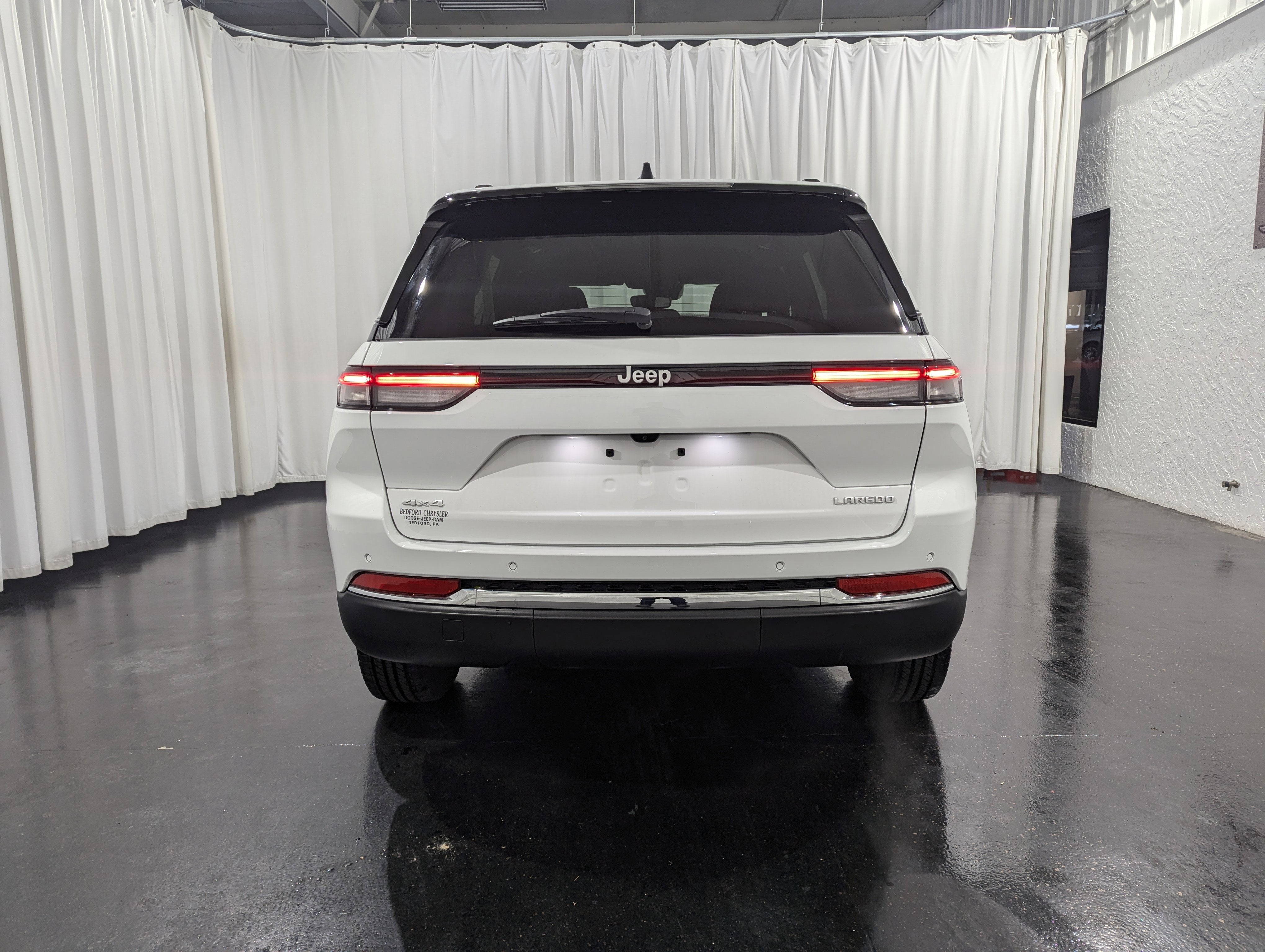 2024 Jeep Grand Cherokee Laredo 4x4