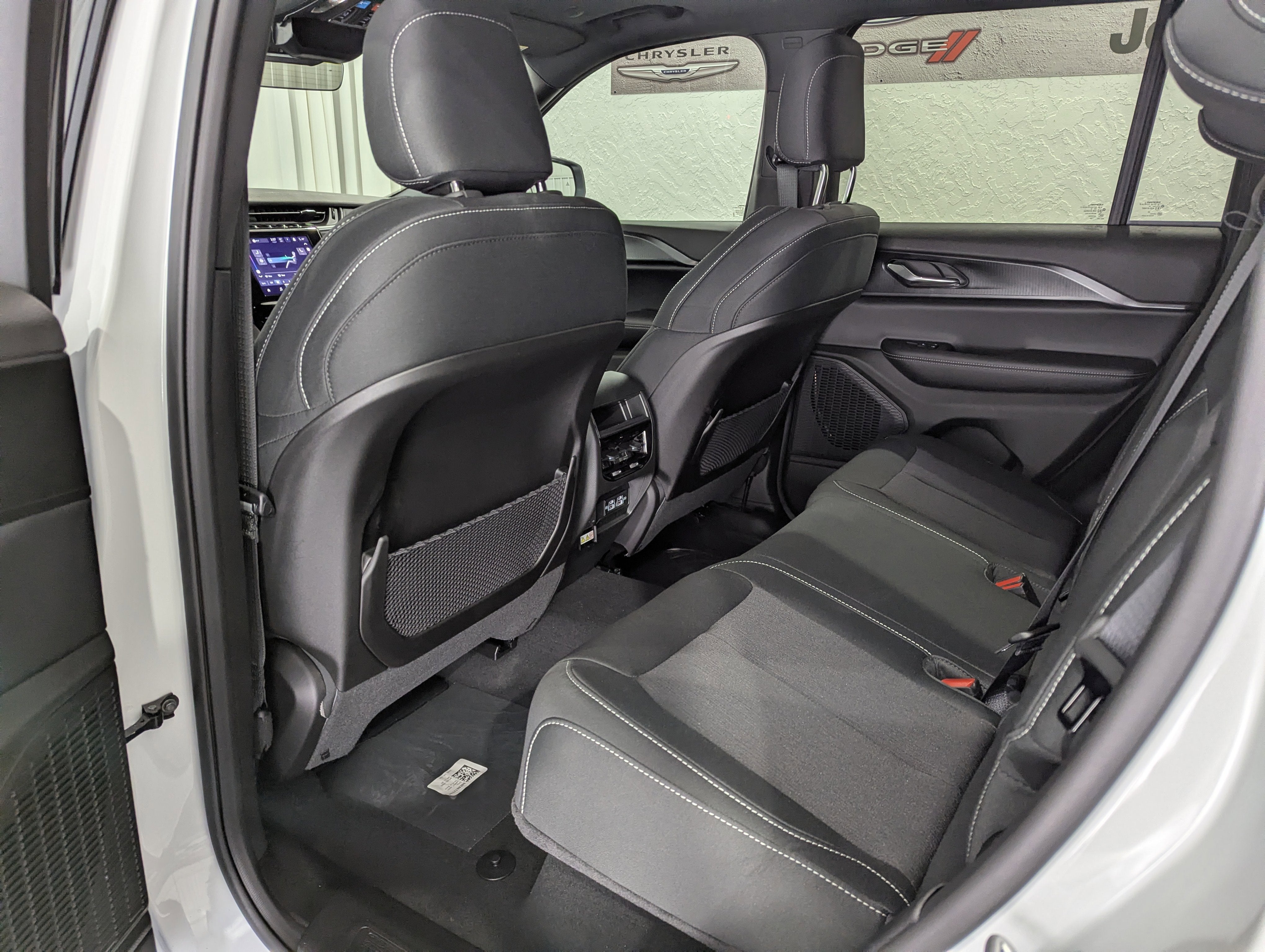 2026 Jeep Grand Cherokee GRAND CHEROKEE LAREDO X 4X4