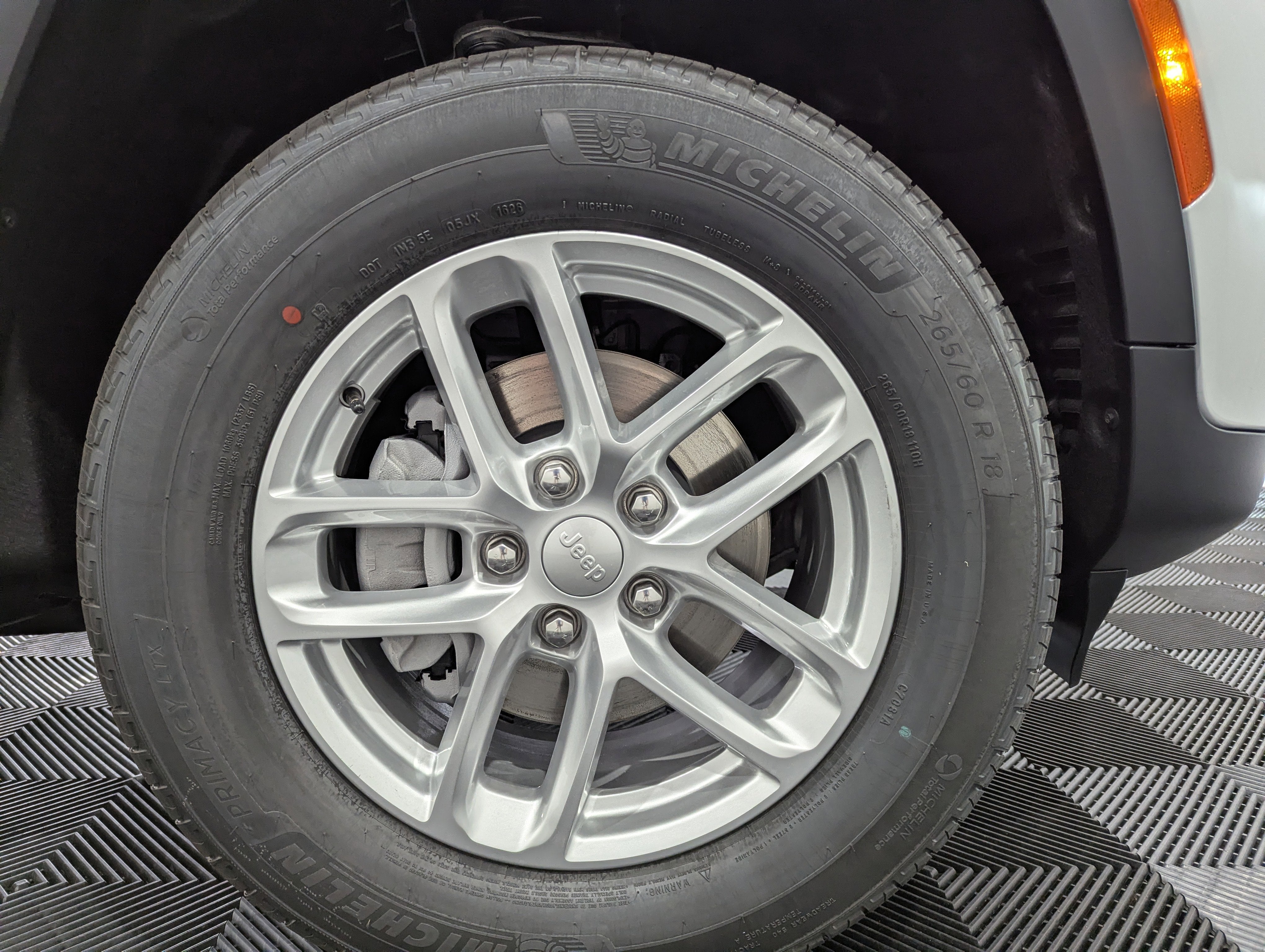 2026 Jeep Grand Cherokee GRAND CHEROKEE LAREDO X 4X4