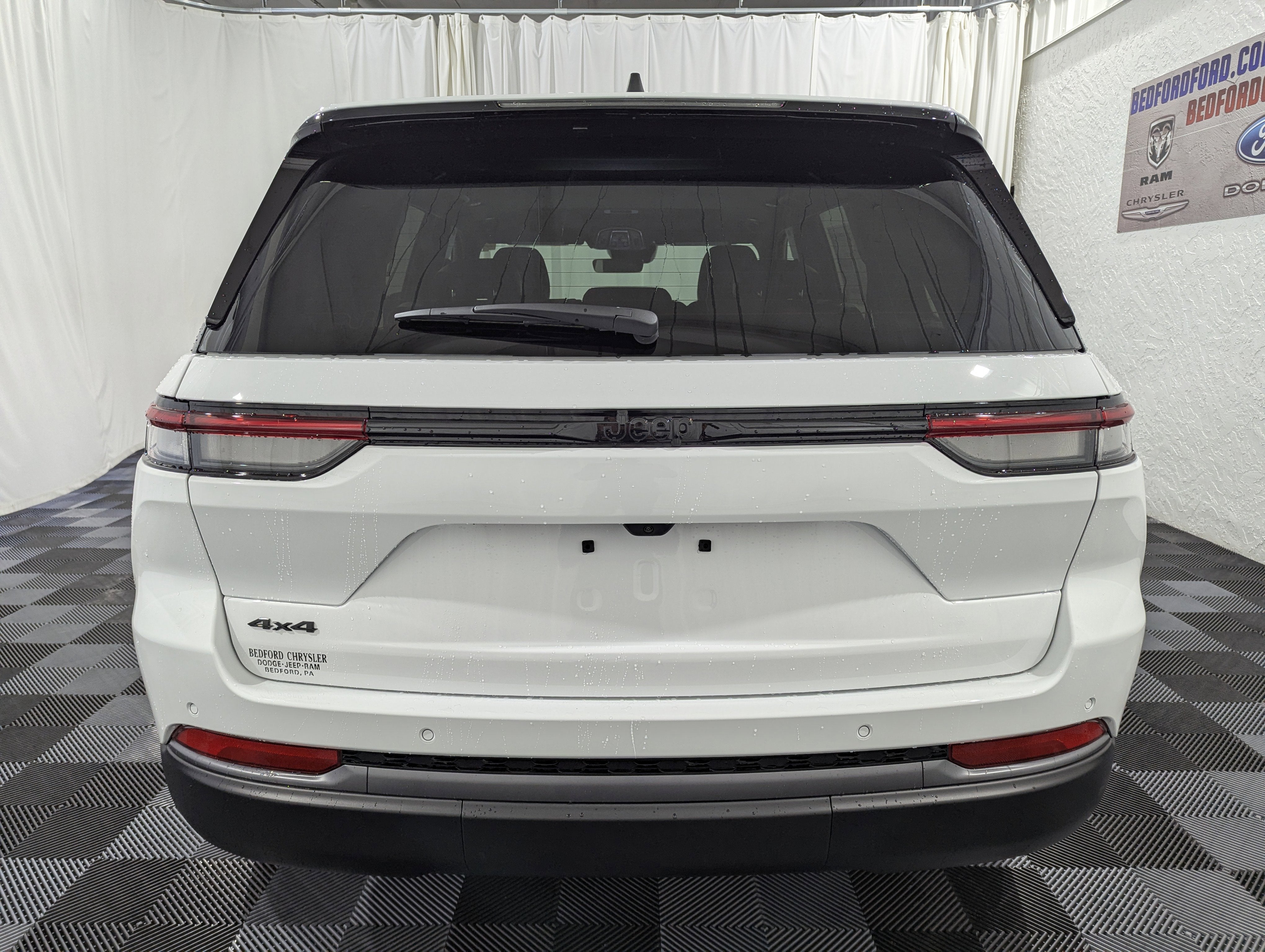 2026 Jeep Grand Cherokee GRAND CHEROKEE LAREDO ALTITUDE 4X4