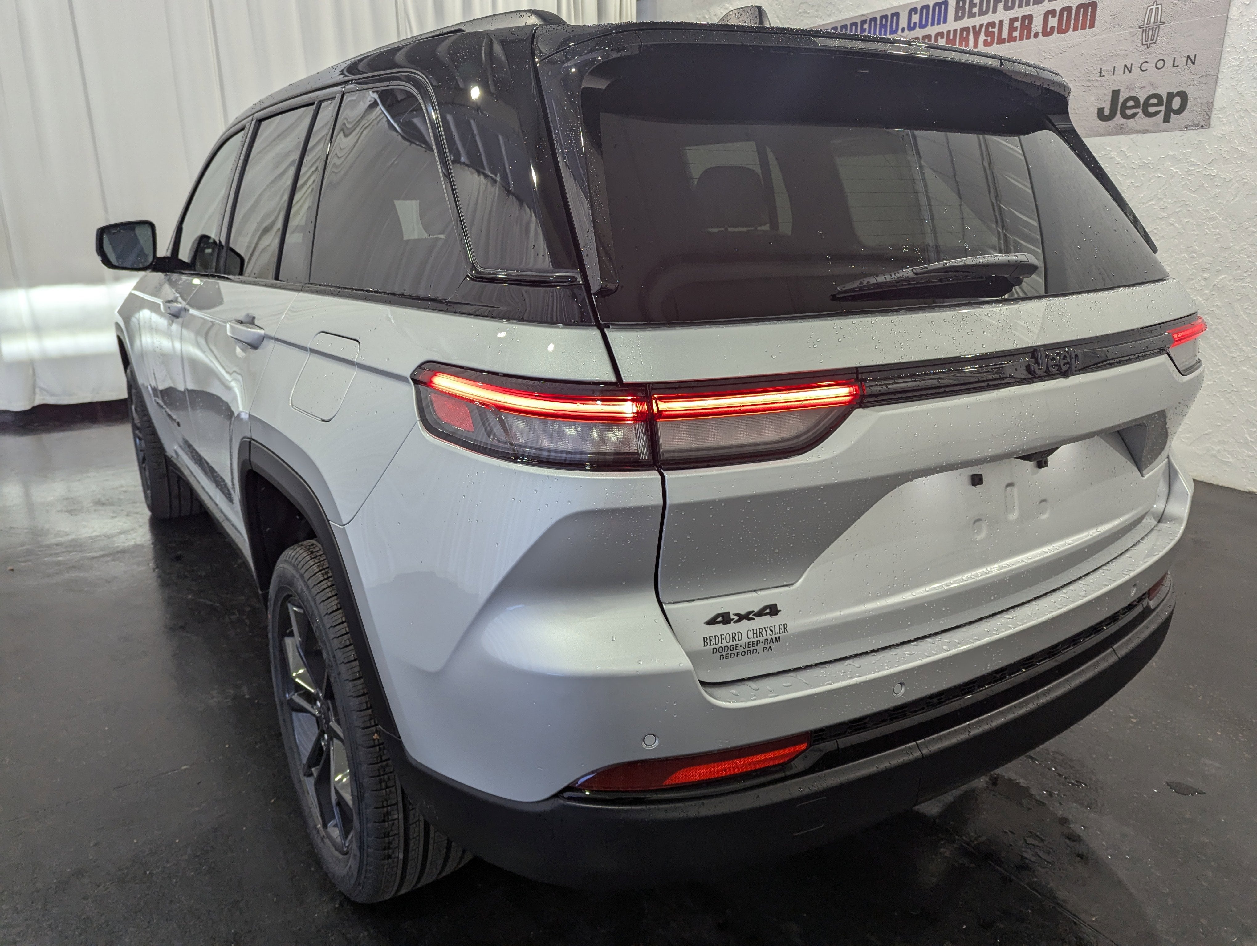 2025 Jeep Grand Cherokee GRAND CHEROKEE LIMITED 4X4