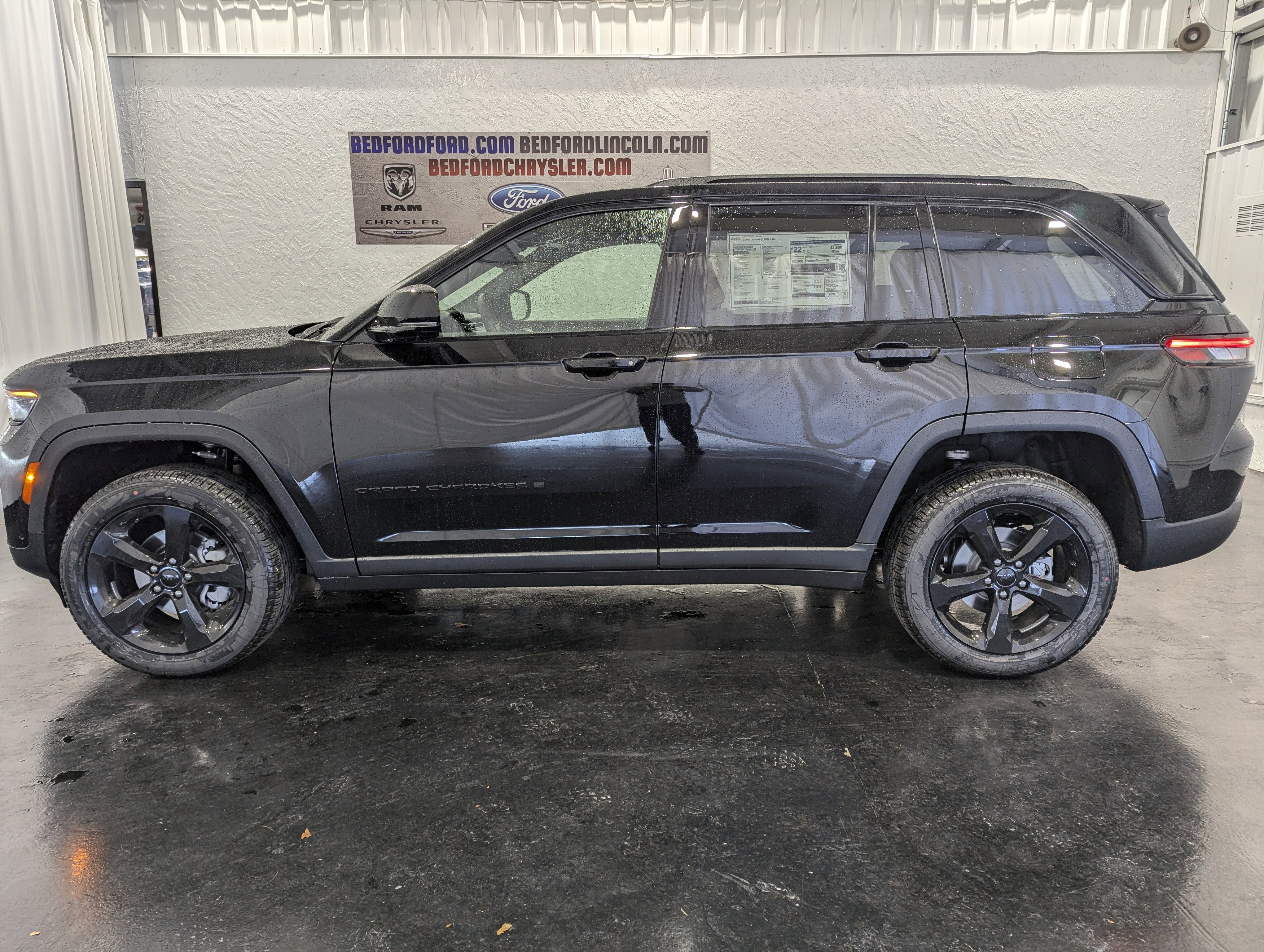 2025 Jeep Grand Cherokee GRAND CHEROKEE LIMITED 4X4