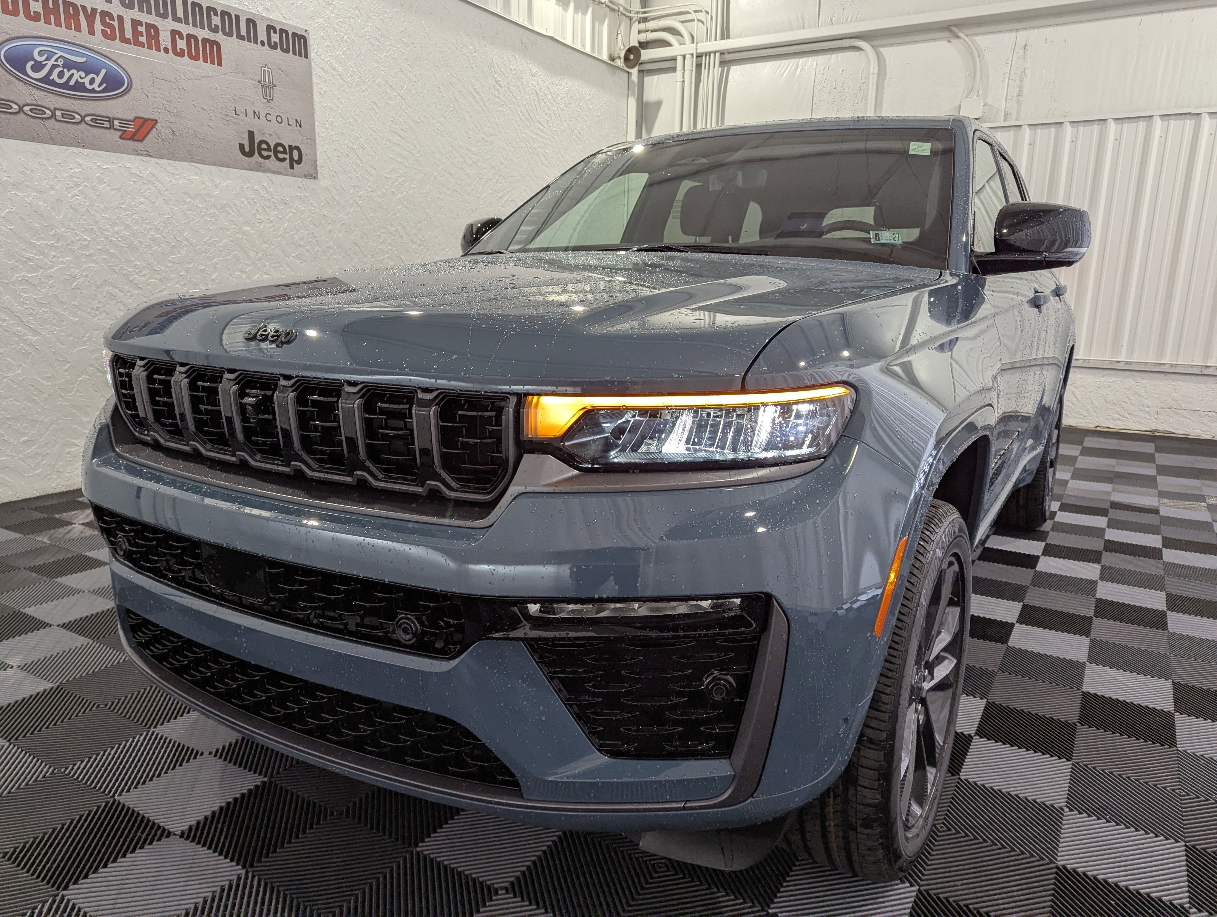 2026 Jeep Grand Cherokee GRAND CHEROKEE LIMITED RESERVE 4X4