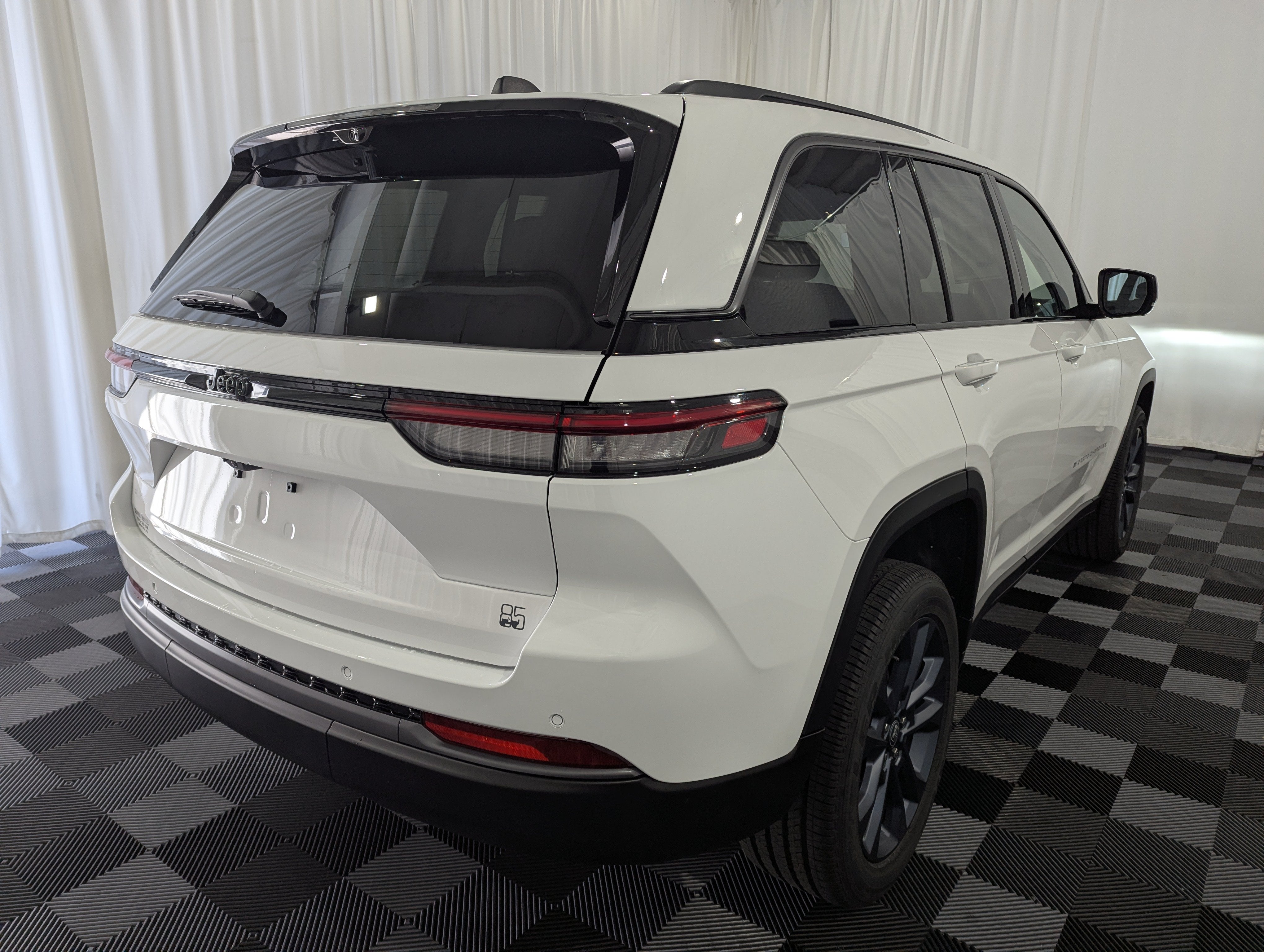 2026 Jeep Grand Cherokee GRAND CHEROKEE 85TH ANNIVERSARY EDITION 4X4