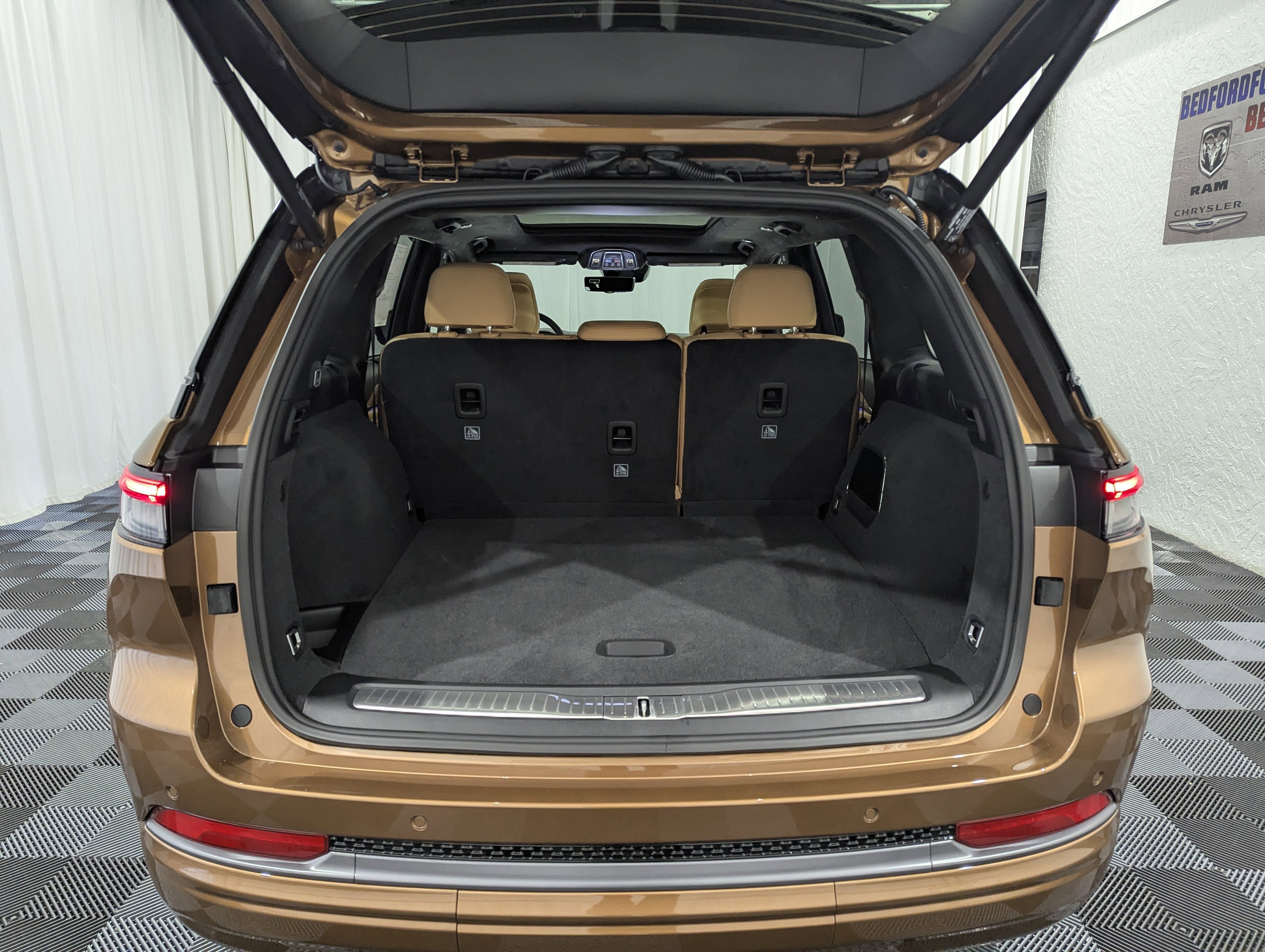 2026 Jeep Grand Cherokee GRAND CHEROKEE SUMMIT 4X4