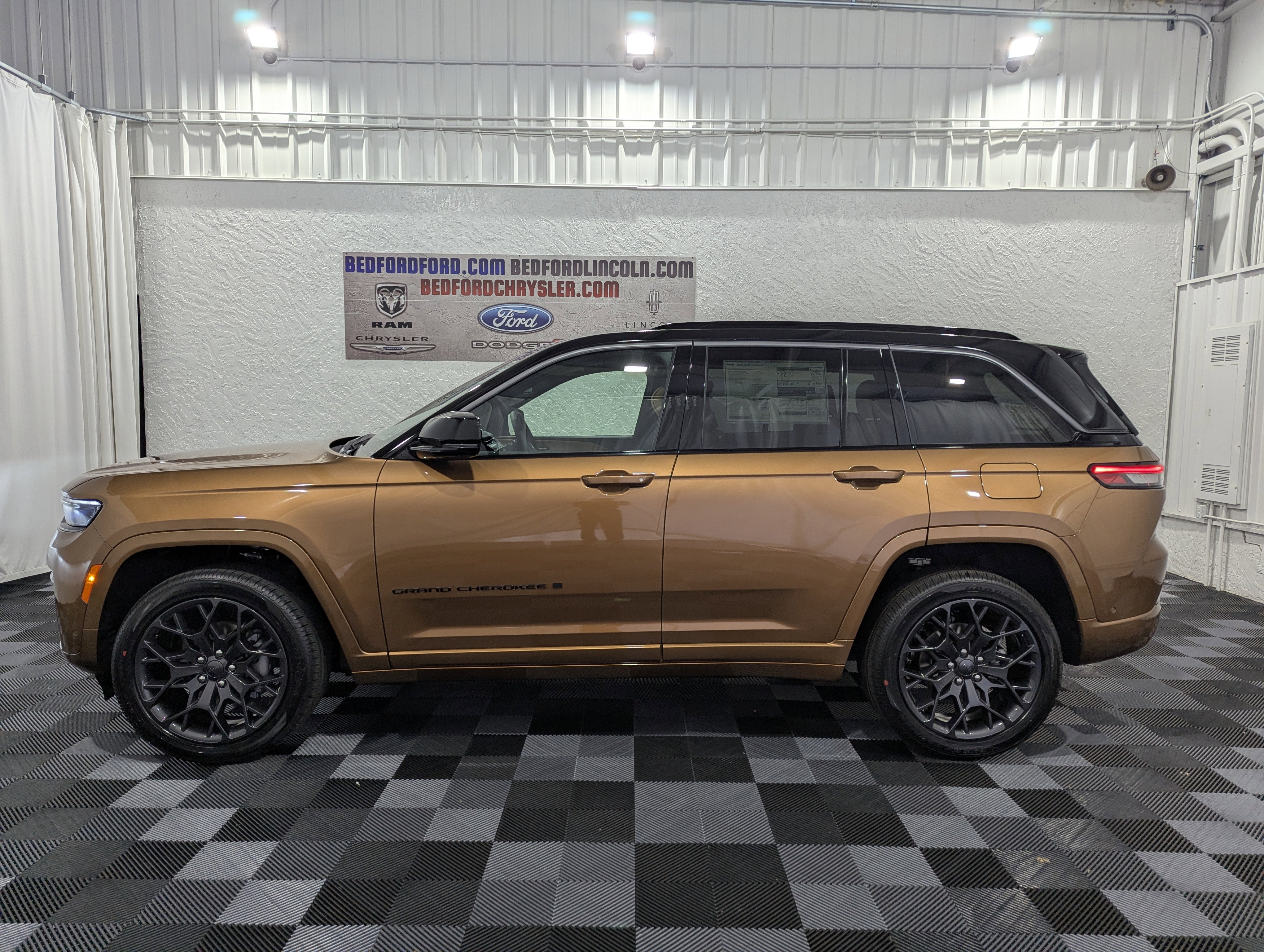 2026 Jeep Grand Cherokee GRAND CHEROKEE SUMMIT 4X4