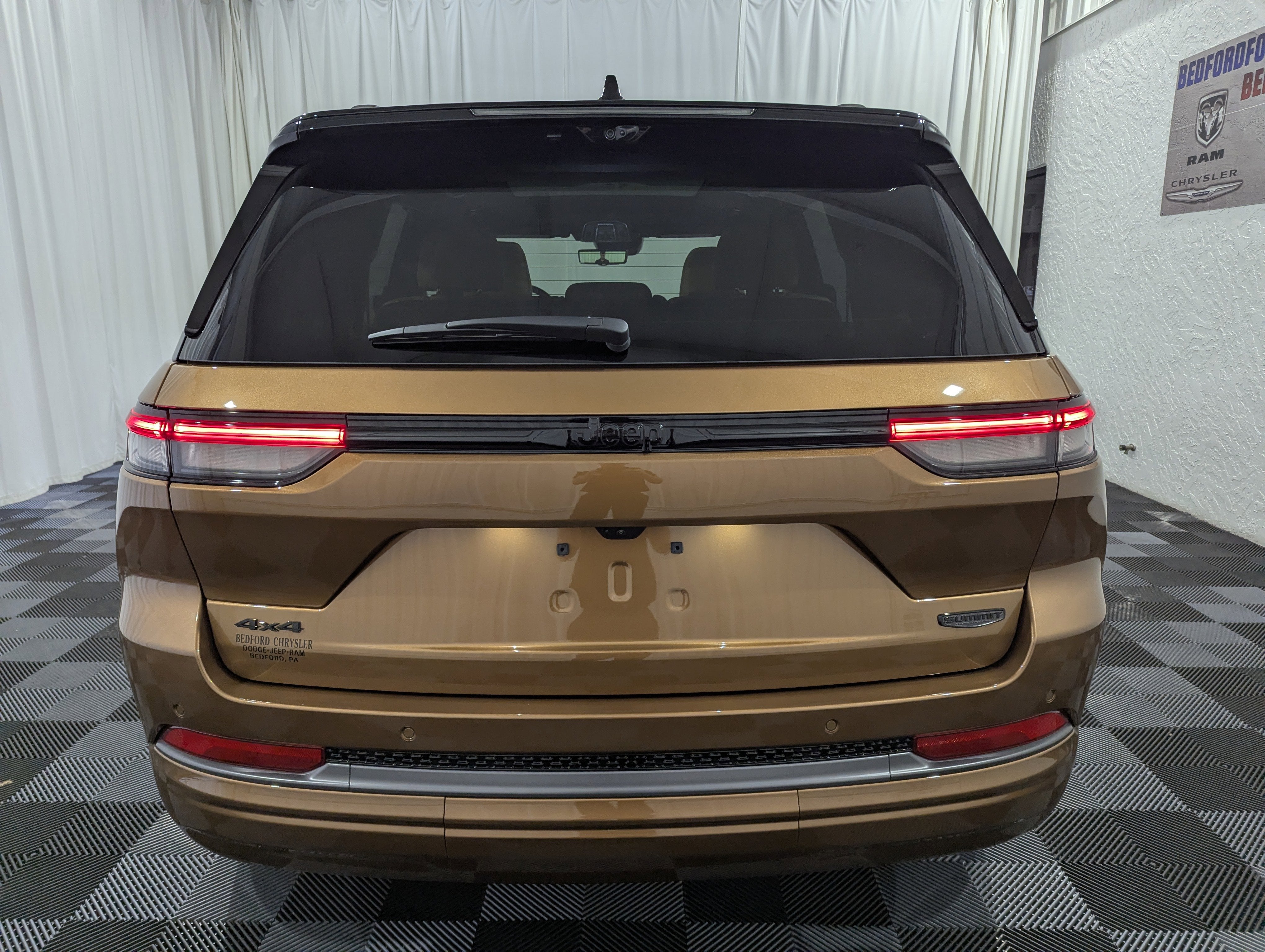 2026 Jeep Grand Cherokee GRAND CHEROKEE SUMMIT 4X4