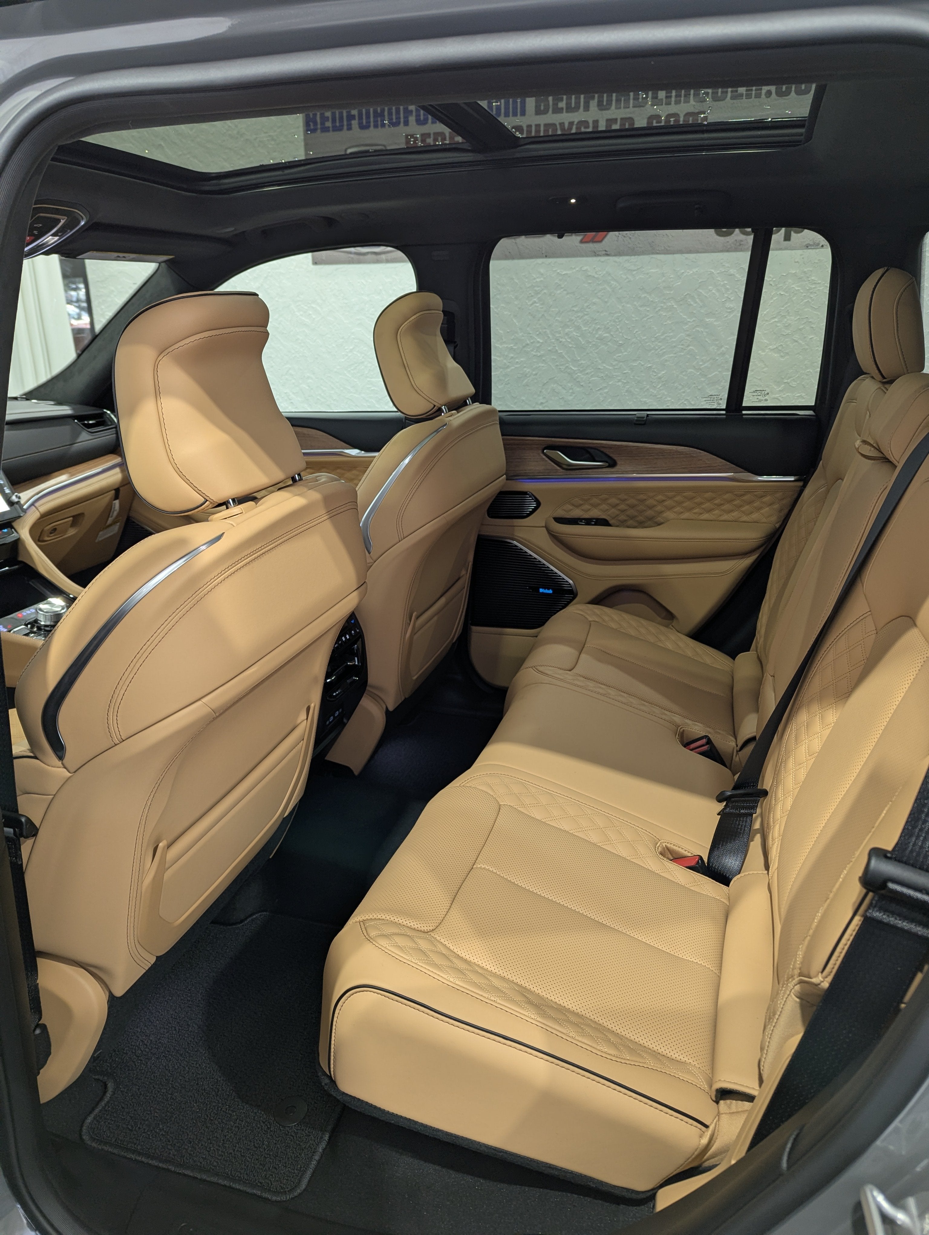 2027 Jeep Grand Cherokee GRAND CHEROKEE SUMMIT 4X4