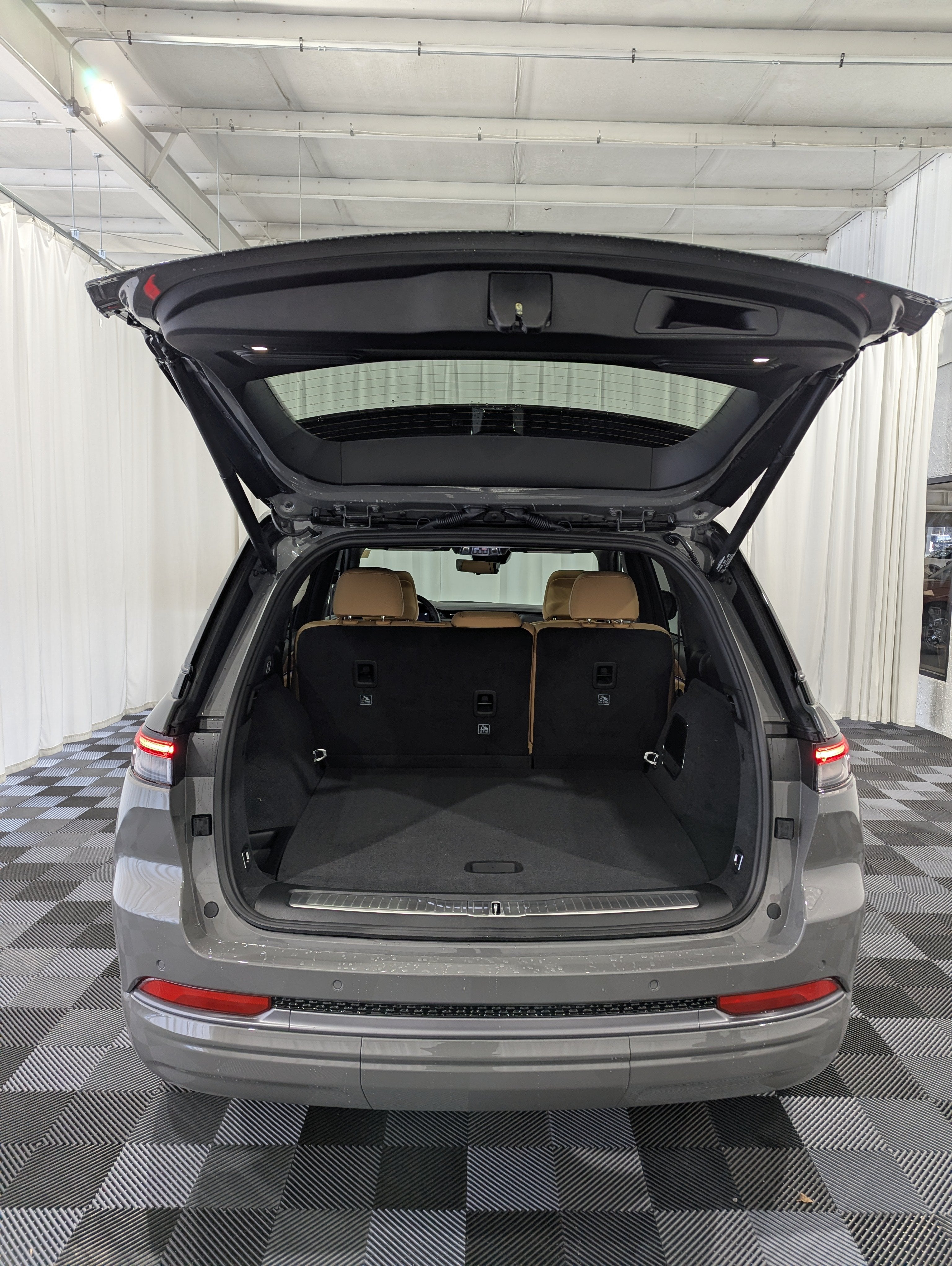 2027 Jeep Grand Cherokee GRAND CHEROKEE SUMMIT 4X4
