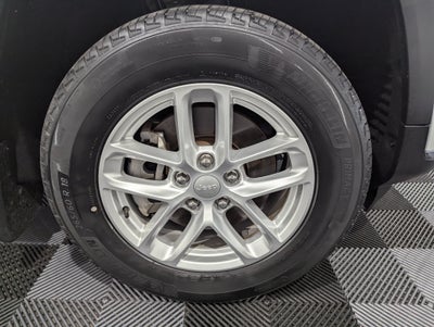 2022 Jeep Grand Cherokee L Laredo 4x4