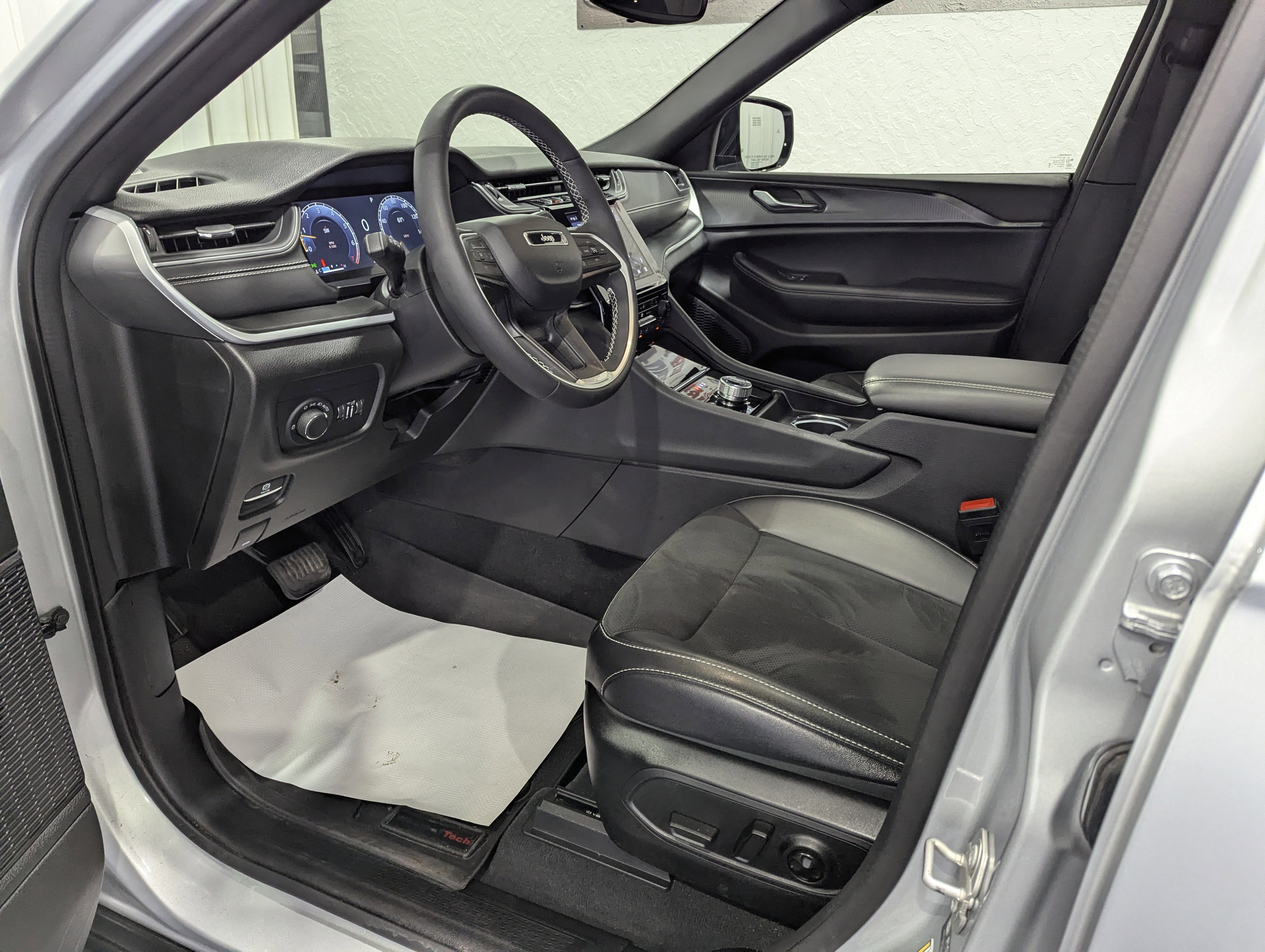 2024 Jeep Grand Cherokee L Altitude X 4x4