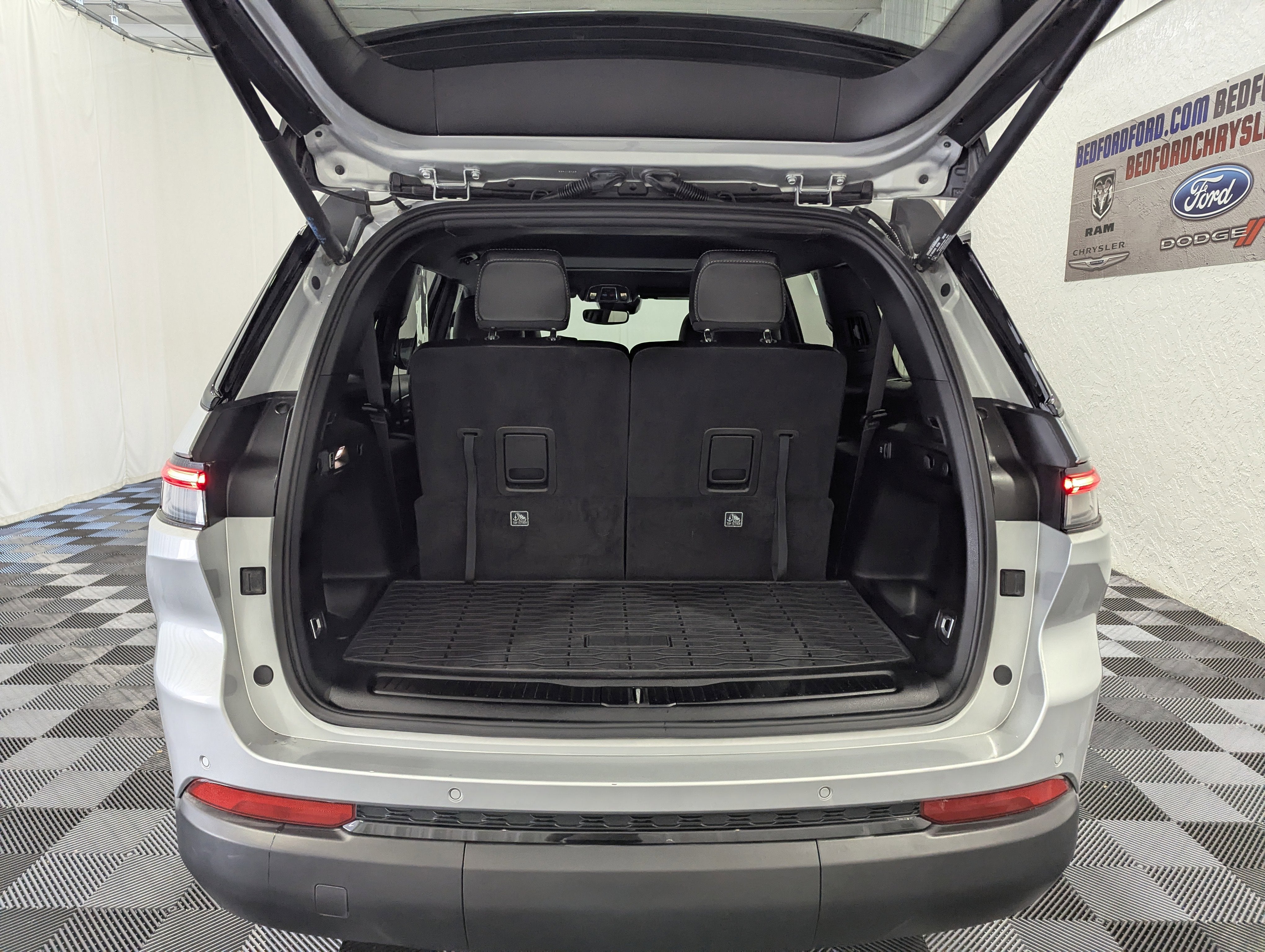 2024 Jeep Grand Cherokee L Altitude X 4x4