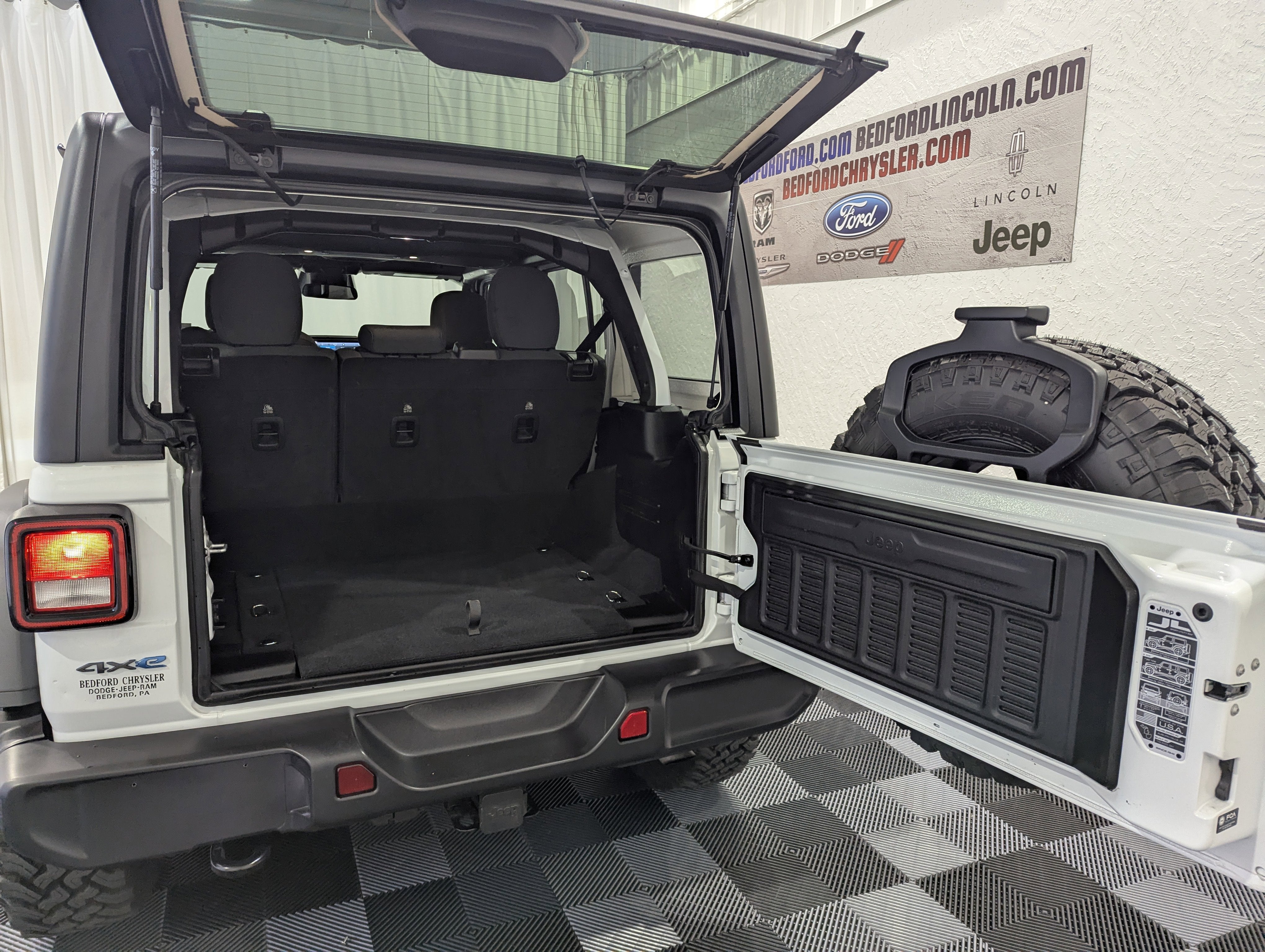 2025 Jeep Wrangler 4xe Willys 4xe