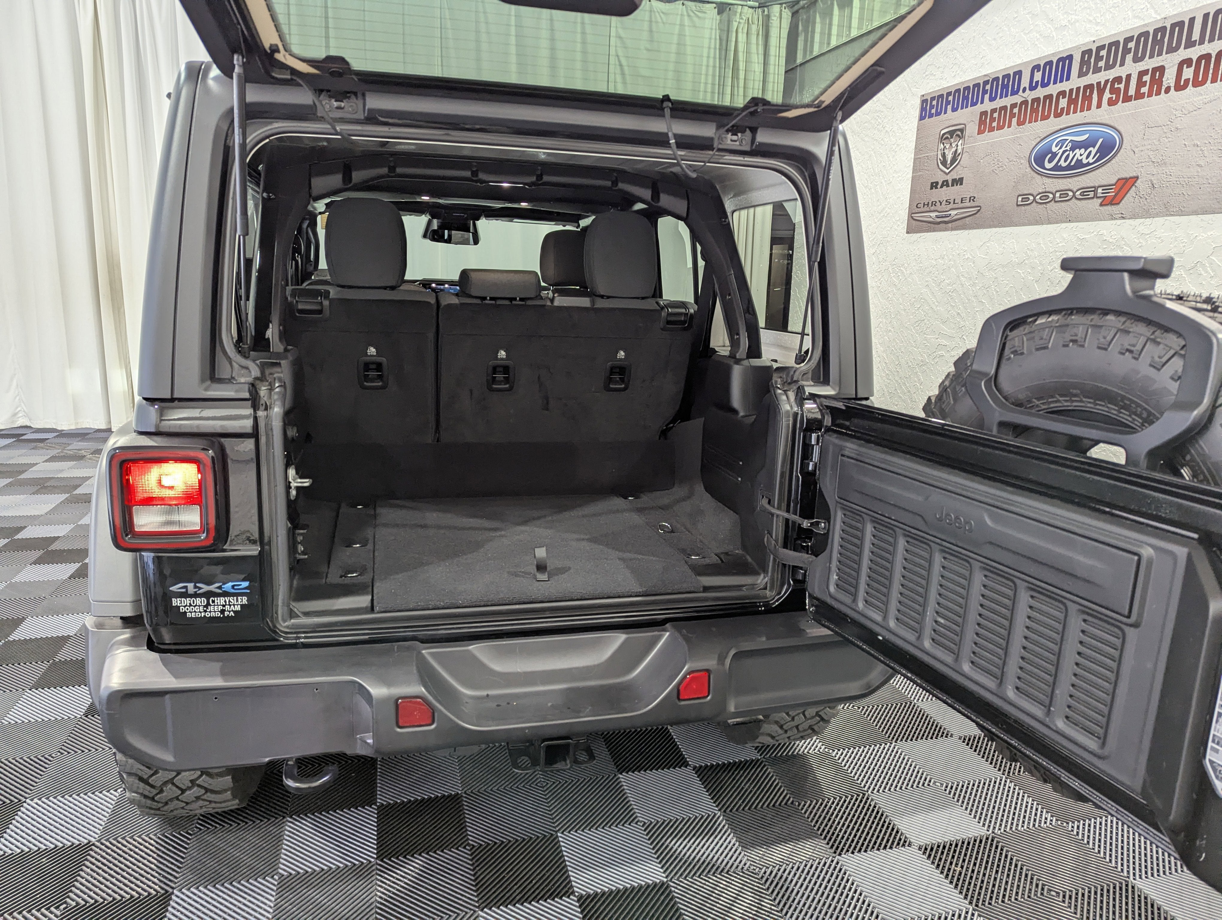 2025 Jeep Wrangler 4xe Willys 4xe