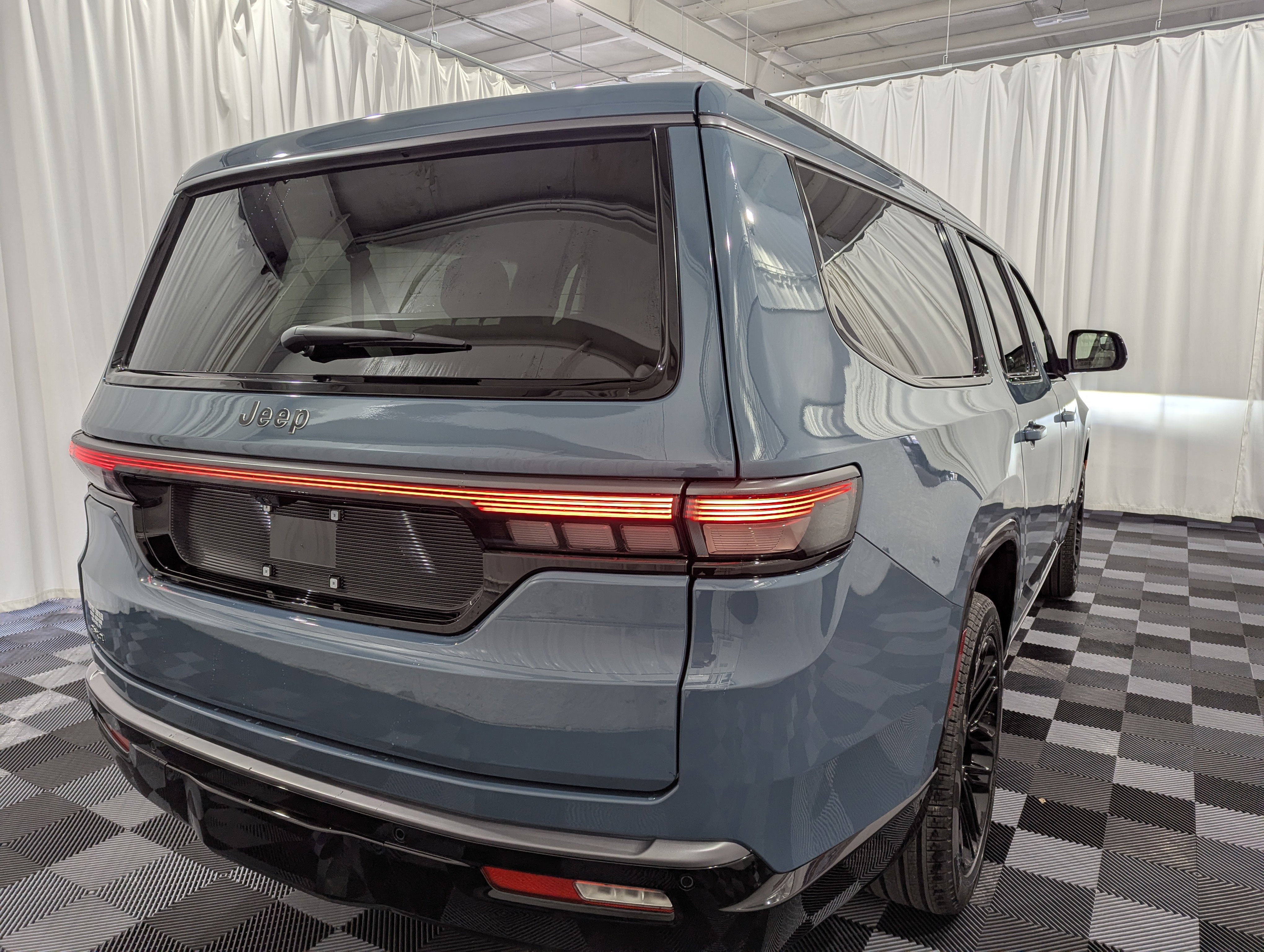 2026 Jeep Grand Wagoneer GRAND WAGONEER L LIMITED RESERVE 4X4