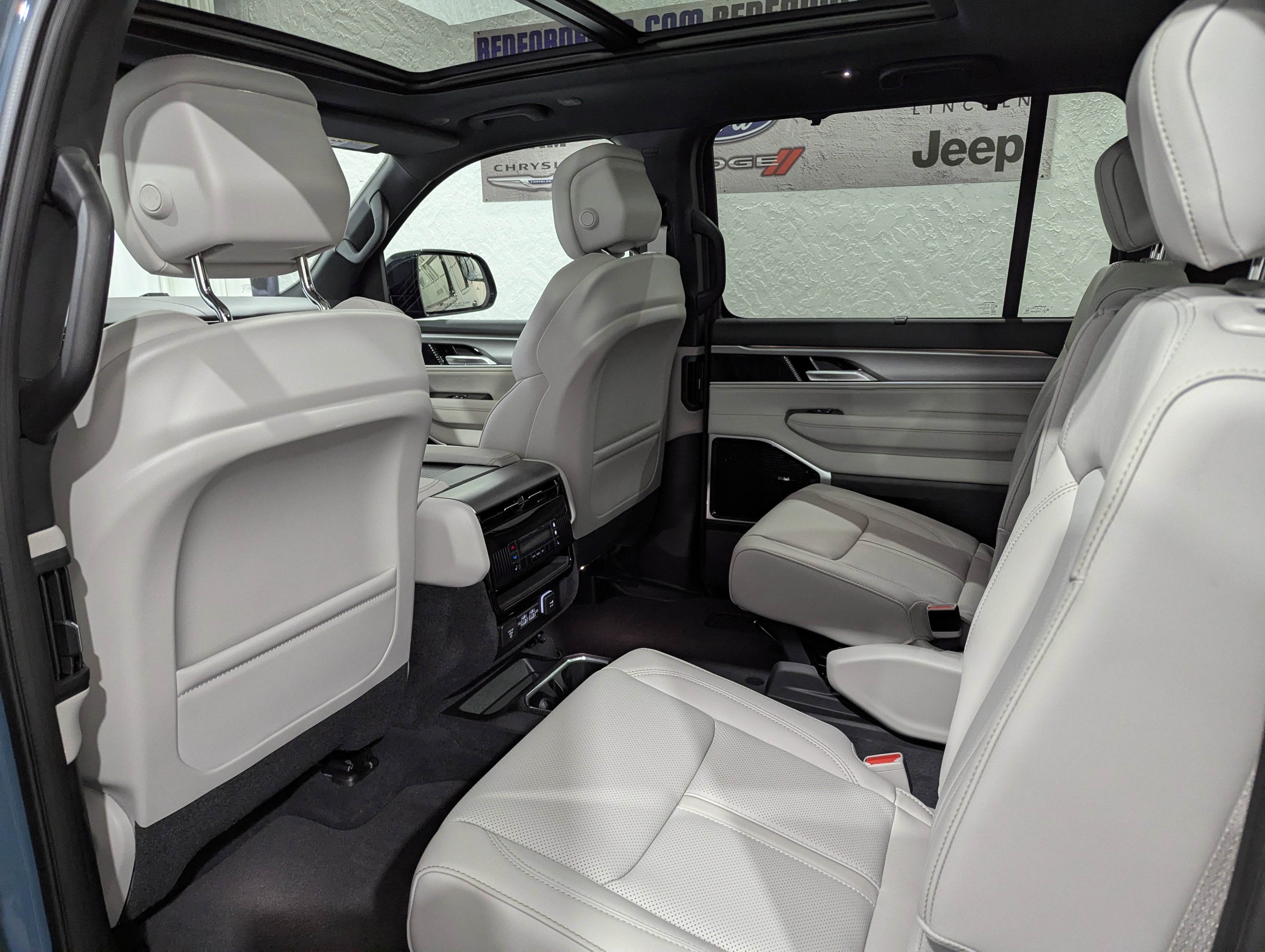 2026 Jeep Grand Wagoneer GRAND WAGONEER L LIMITED RESERVE 4X4