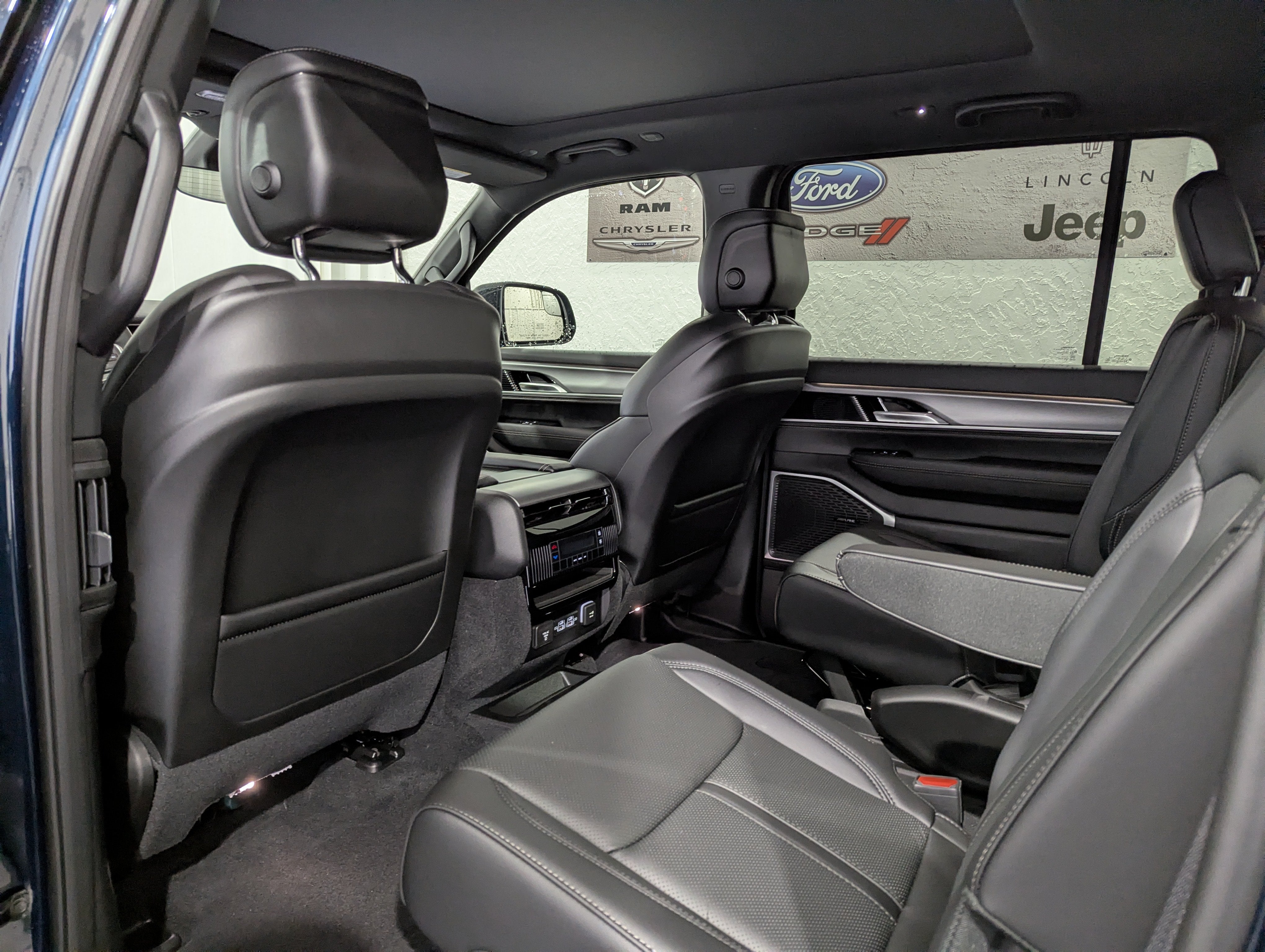 2026 Jeep Grand Wagoneer GRAND WAGONEER UPLAND 4X4