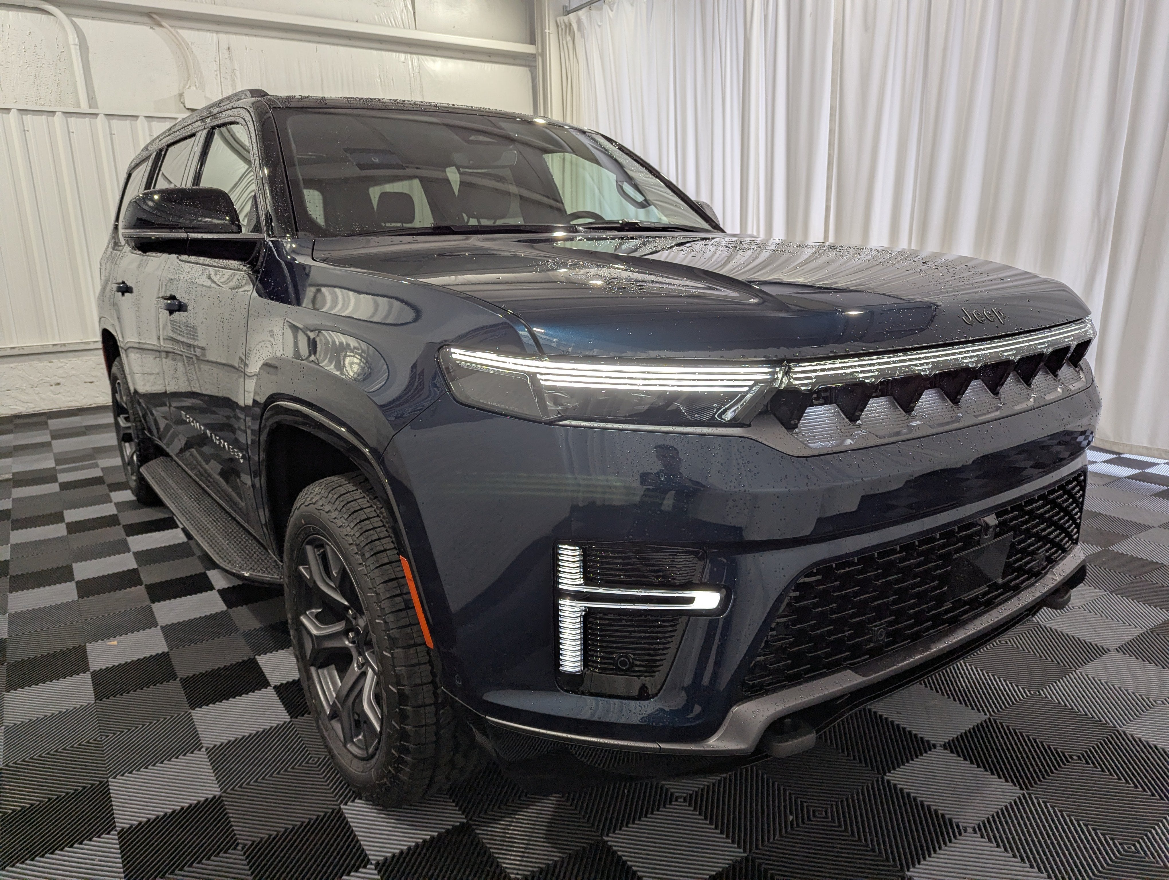 2026 Jeep Grand Wagoneer GRAND WAGONEER UPLAND 4X4