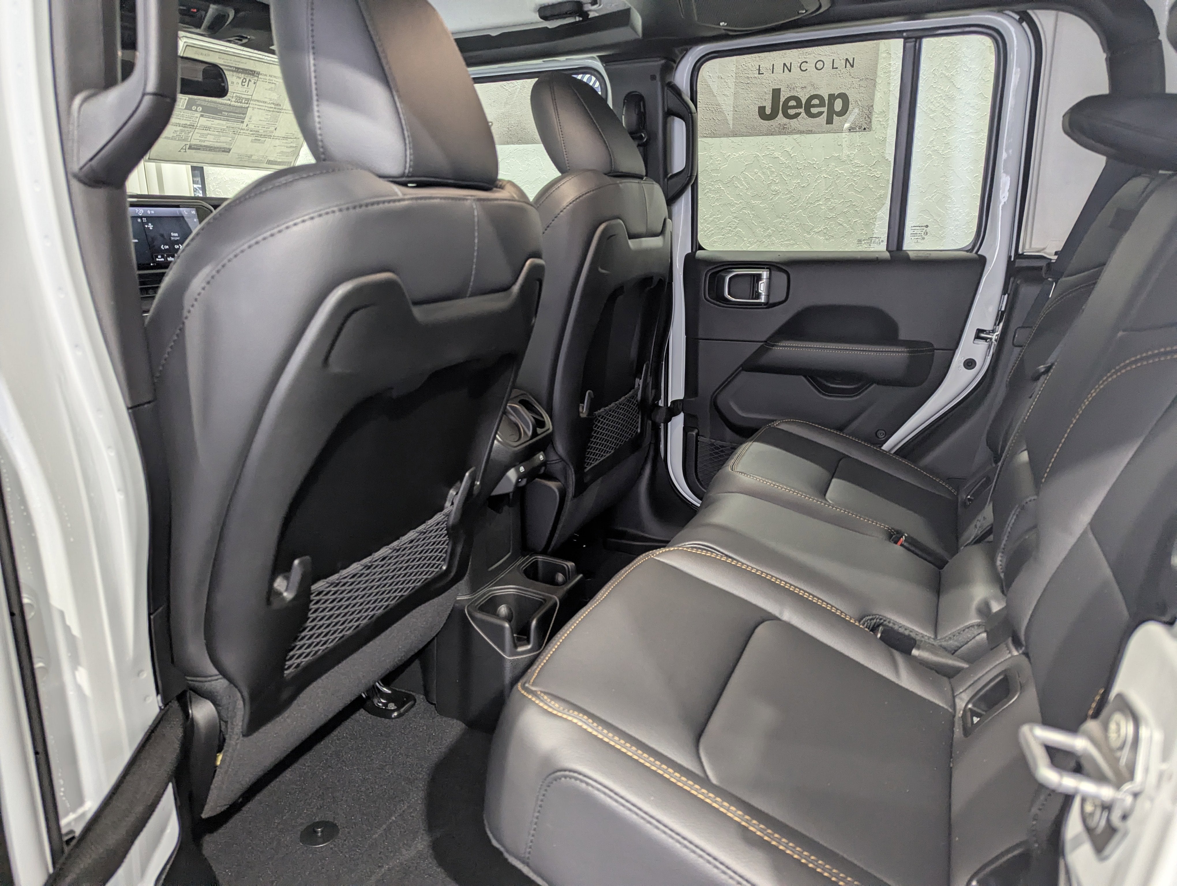 2026 Jeep Gladiator GLADIATOR SAHARA 4X4