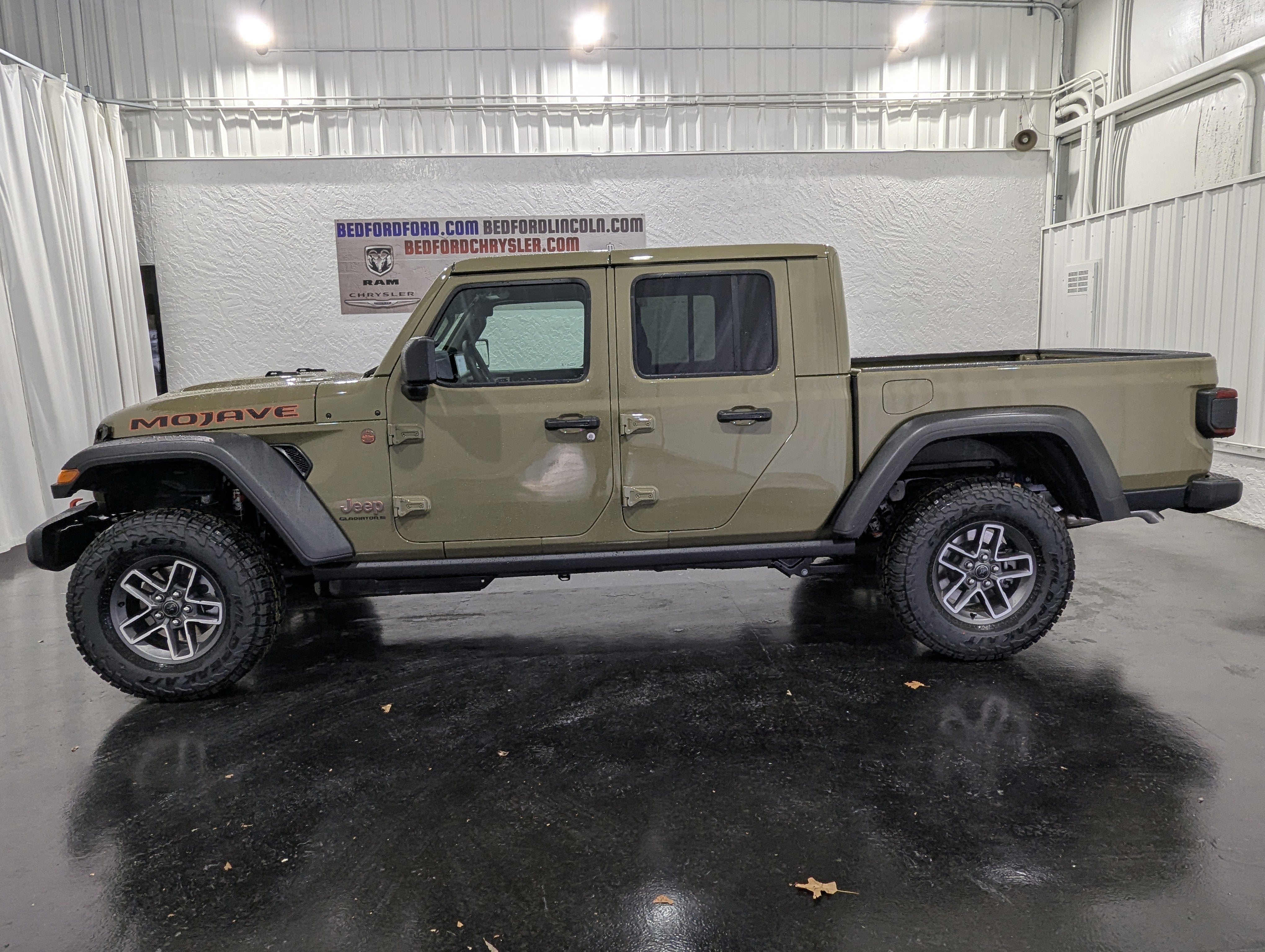 2026 Jeep Gladiator GLADIATOR MOJAVE 4X4