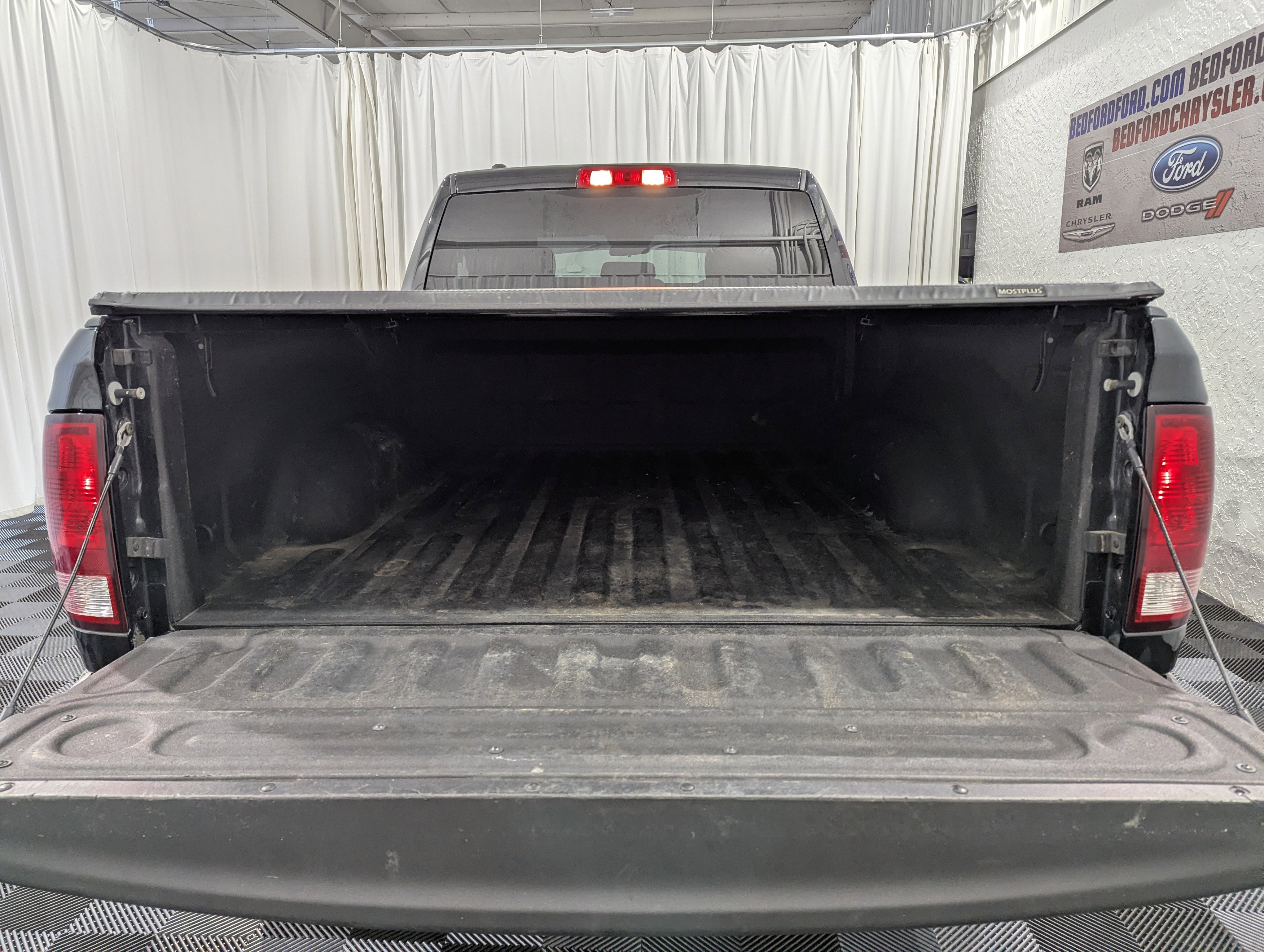 2018 RAM 1500 Express Quad Cab 4x4 6'4' Box