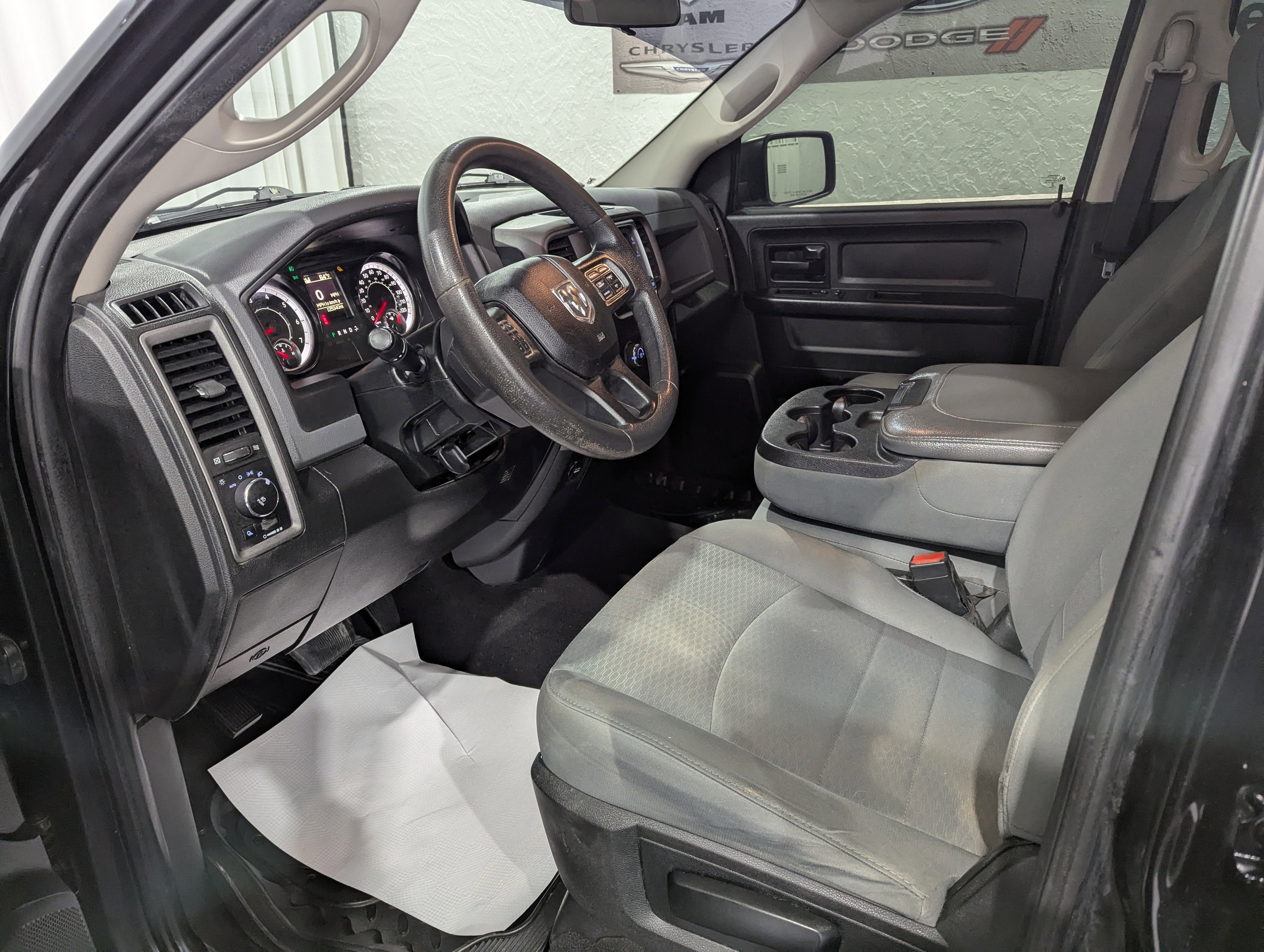 2018 RAM 1500 Express Quad Cab 4x4 6'4' Box