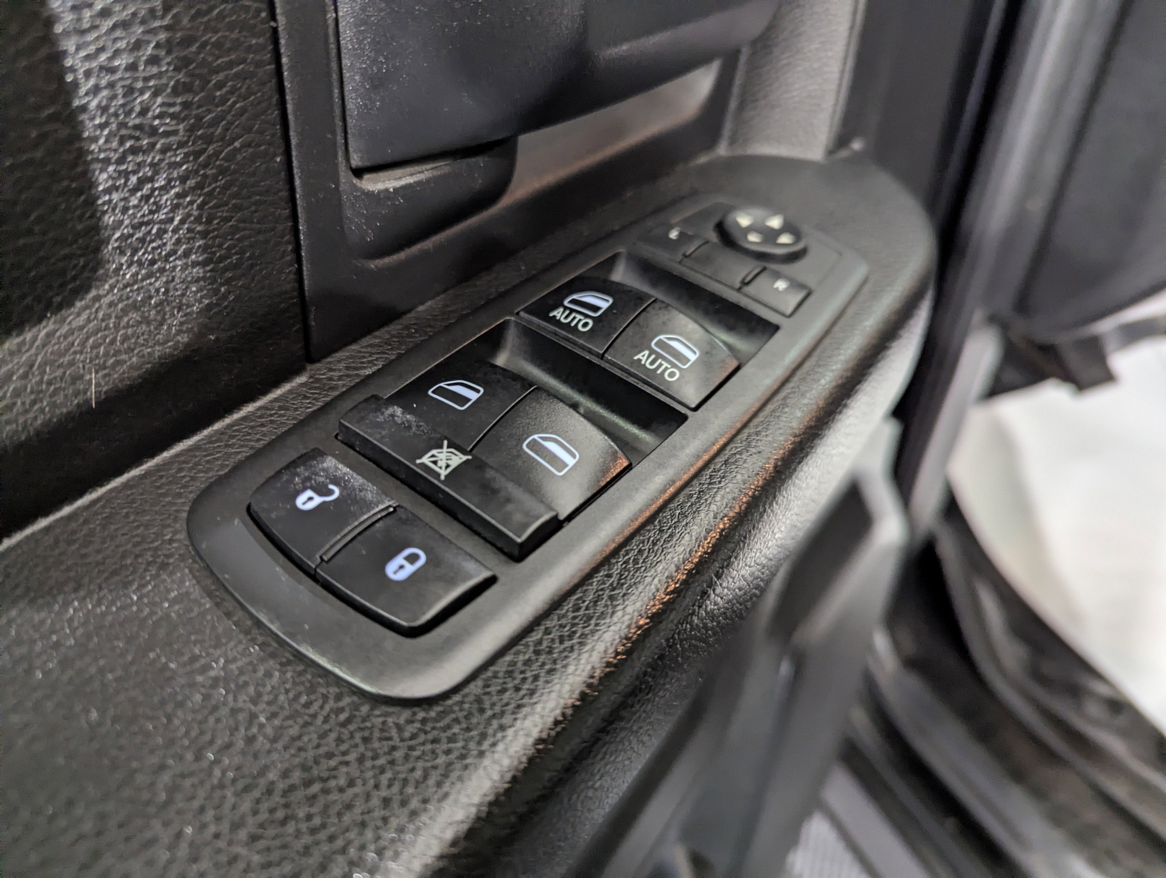 2018 RAM 1500 Express Quad Cab 4x4 6'4' Box