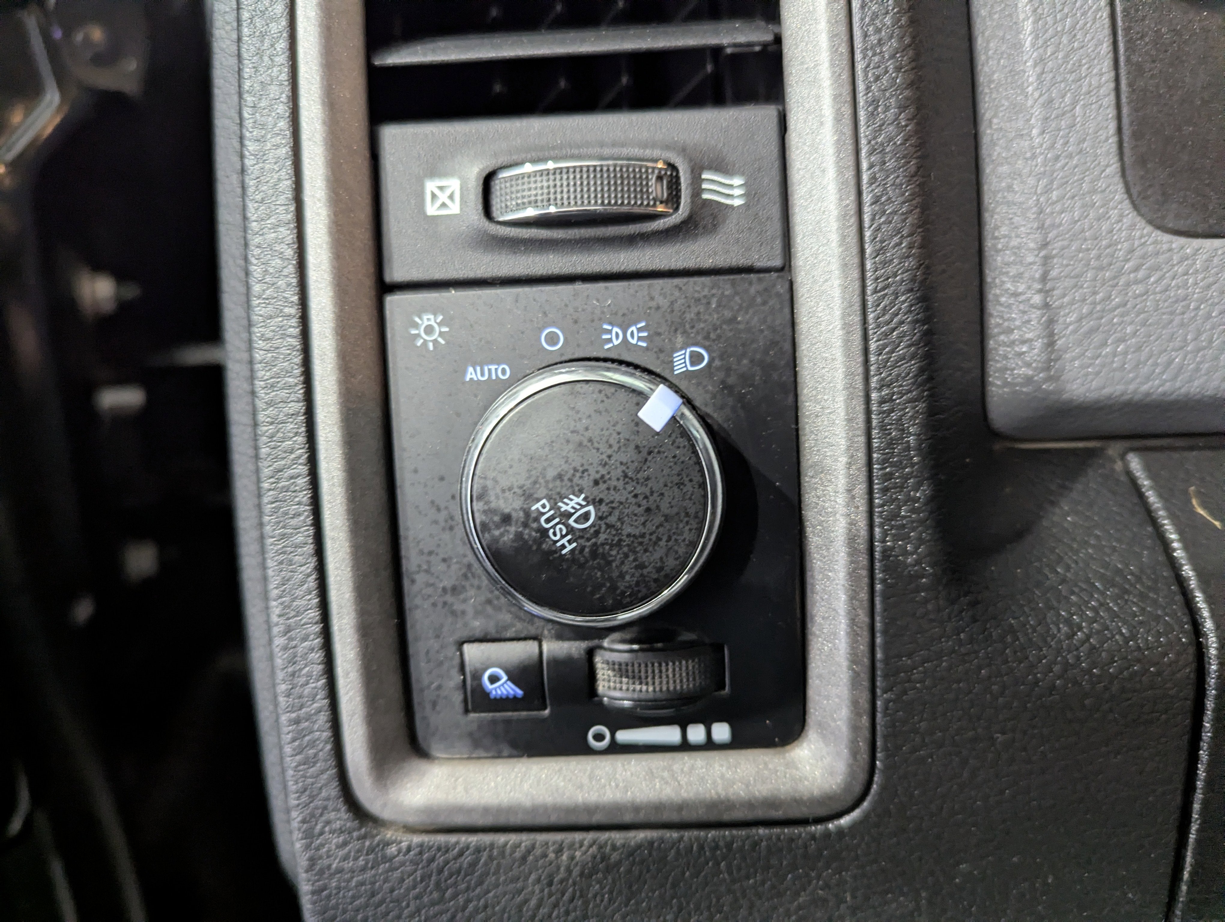 2018 RAM 1500 Express Quad Cab 4x4 6'4' Box