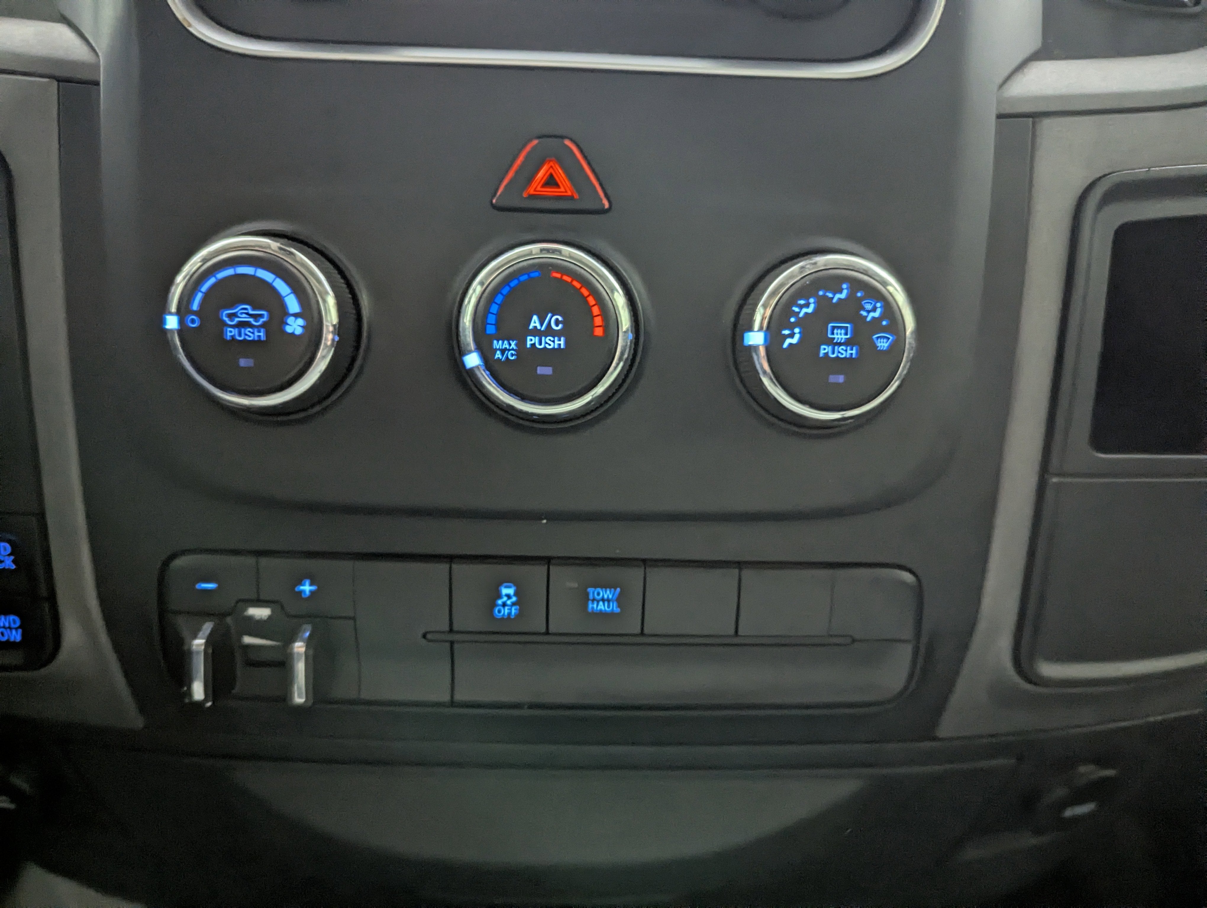 2018 RAM 1500 Express Quad Cab 4x4 6'4' Box