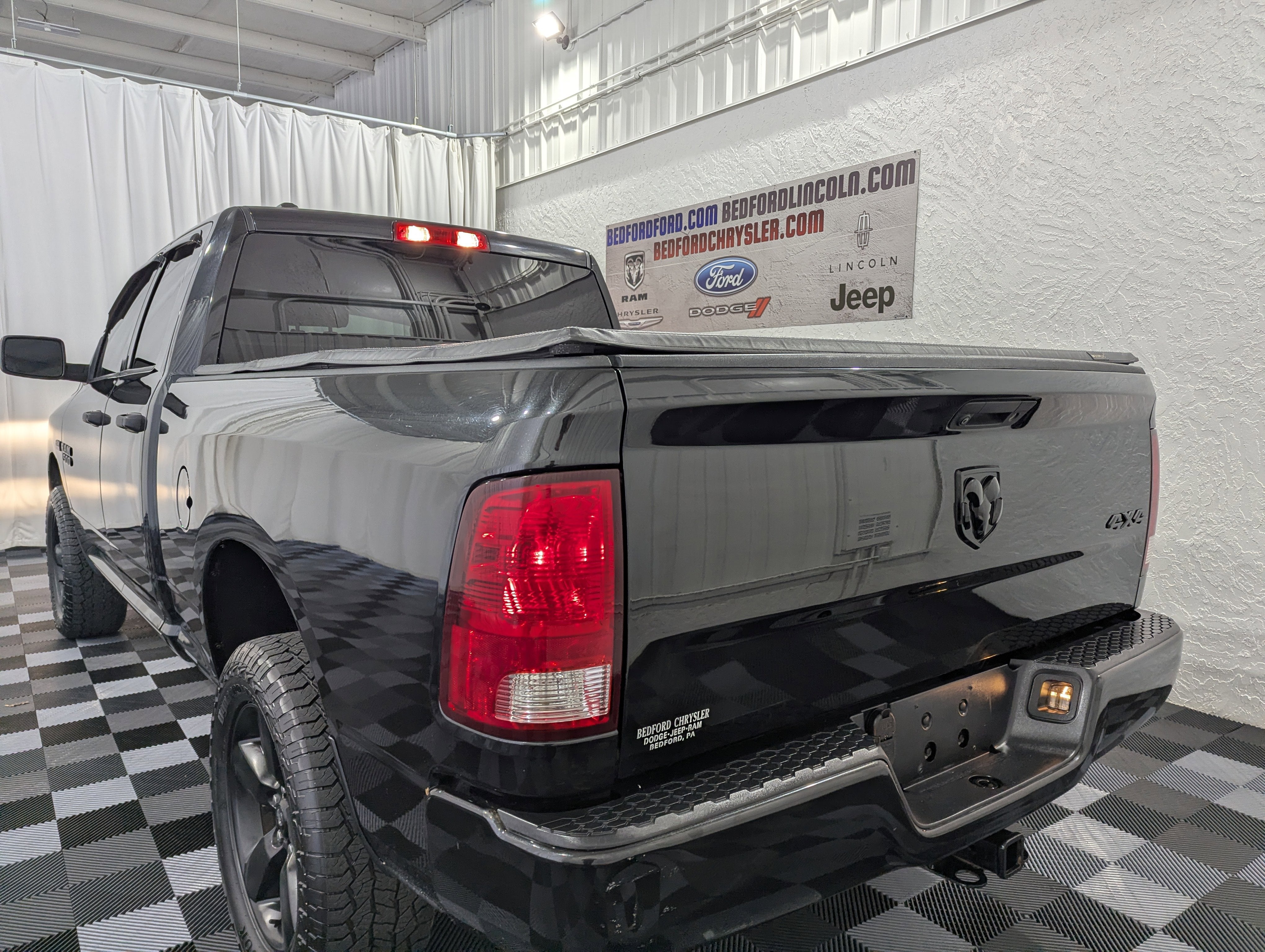 2018 RAM 1500 Express Quad Cab 4x4 6'4' Box