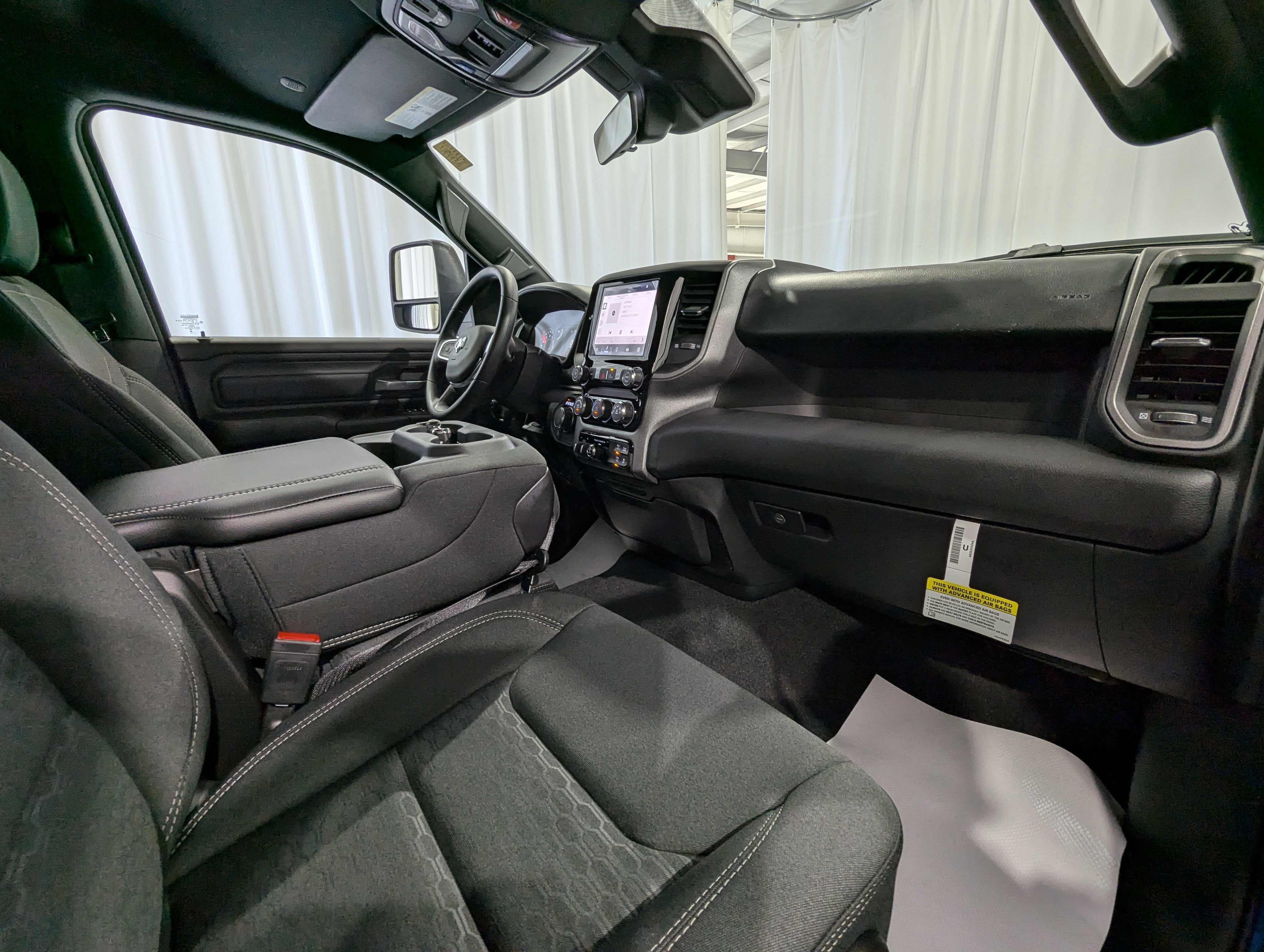 2025 RAM Ram 1500 RAM 1500 TRADESMAN QUAD CAB 4X4 6'4' BOX