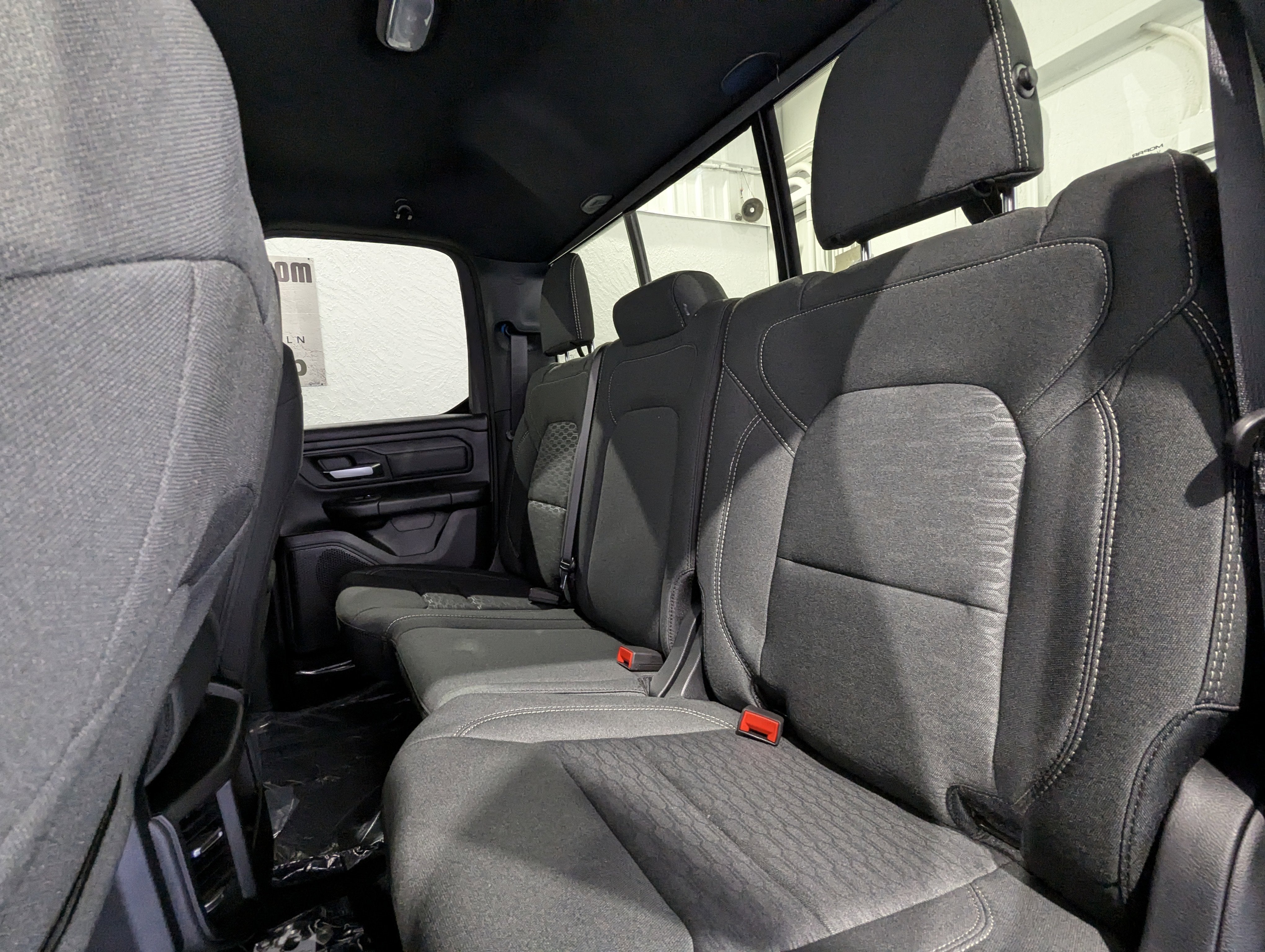 2025 RAM Ram 1500 RAM 1500 TRADESMAN QUAD CAB 4X4 6'4' BOX