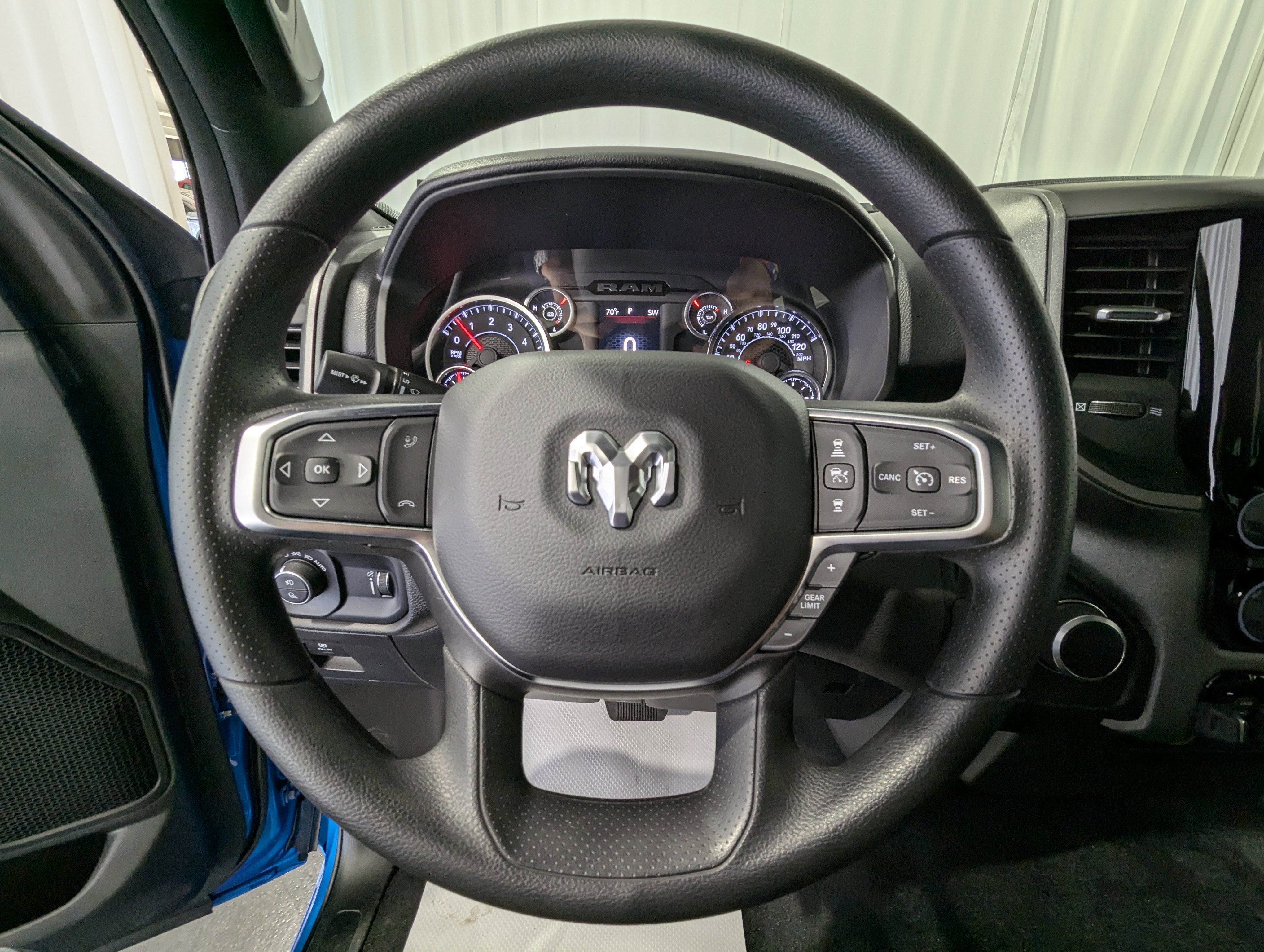 2025 RAM Ram 1500 RAM 1500 TRADESMAN QUAD CAB 4X4 6'4' BOX