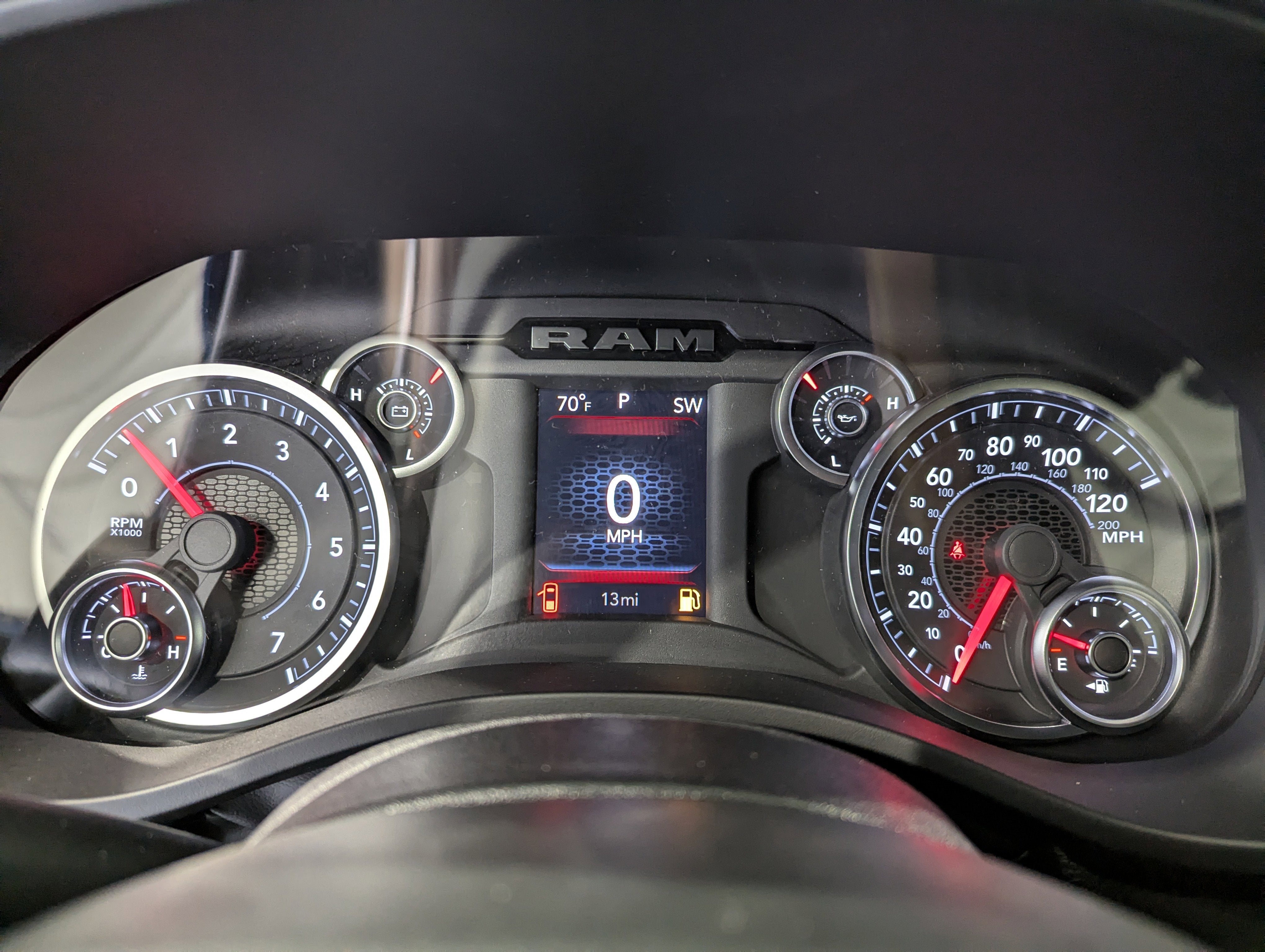 2025 RAM Ram 1500 RAM 1500 TRADESMAN QUAD CAB 4X4 6'4' BOX