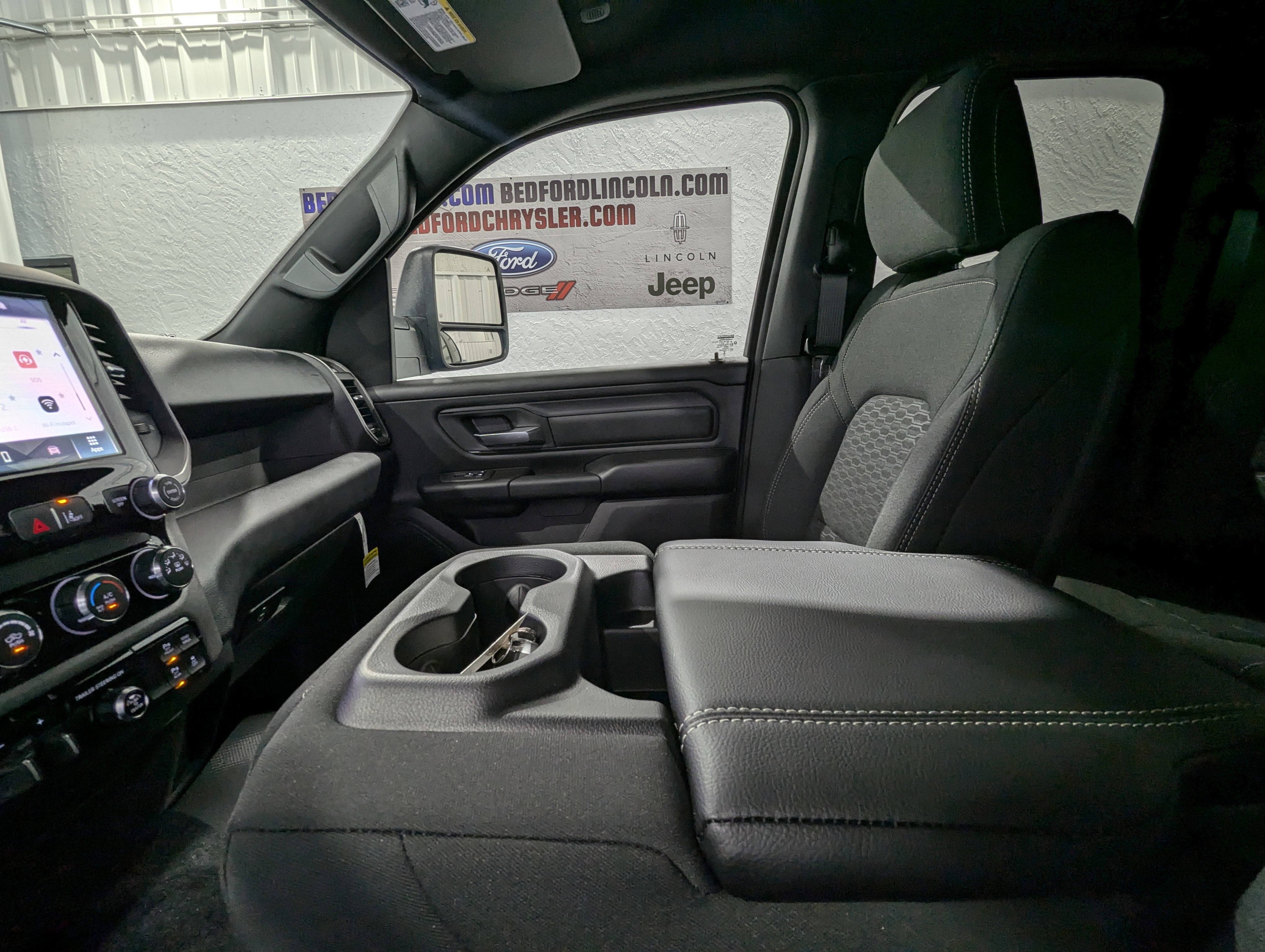 2025 RAM Ram 1500 RAM 1500 TRADESMAN QUAD CAB 4X4 6'4' BOX