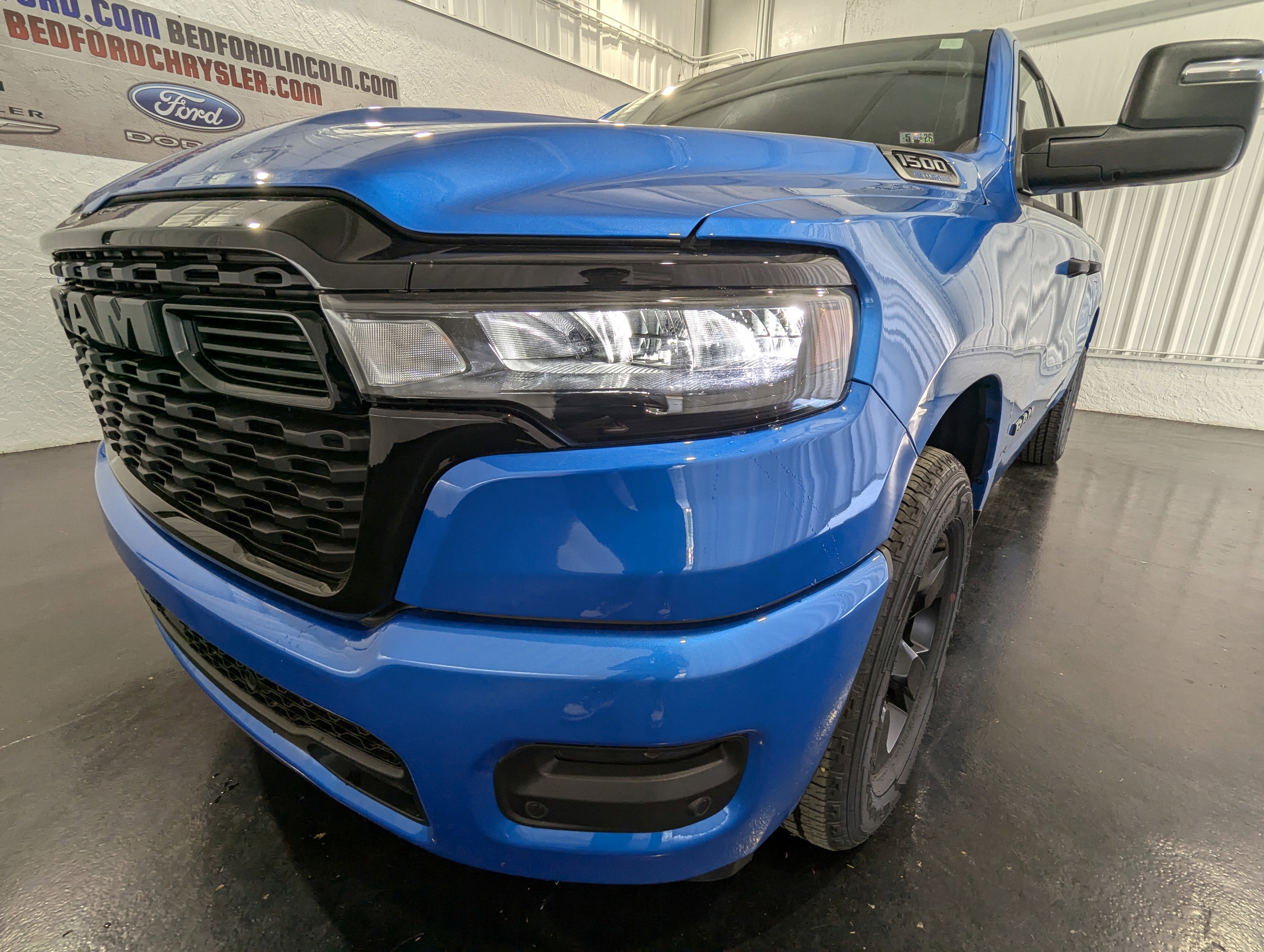 2025 RAM Ram 1500 RAM 1500 TRADESMAN QUAD CAB 4X4 6'4' BOX