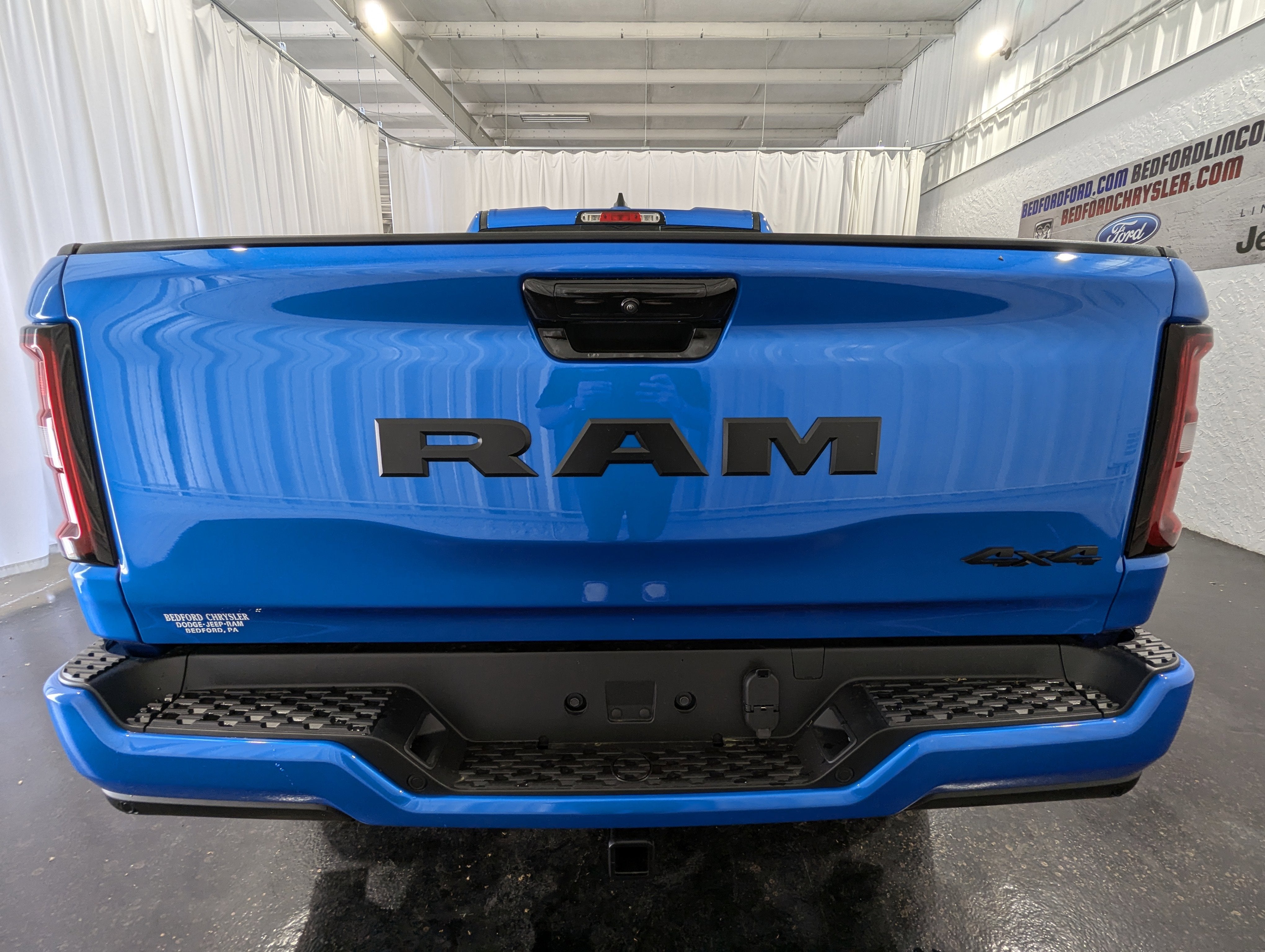 2025 RAM Ram 1500 RAM 1500 TRADESMAN QUAD CAB 4X4 6'4' BOX