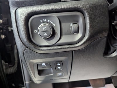 2025 RAM 1500 Big Horn Crew Cab 4x4 5'7' Box
