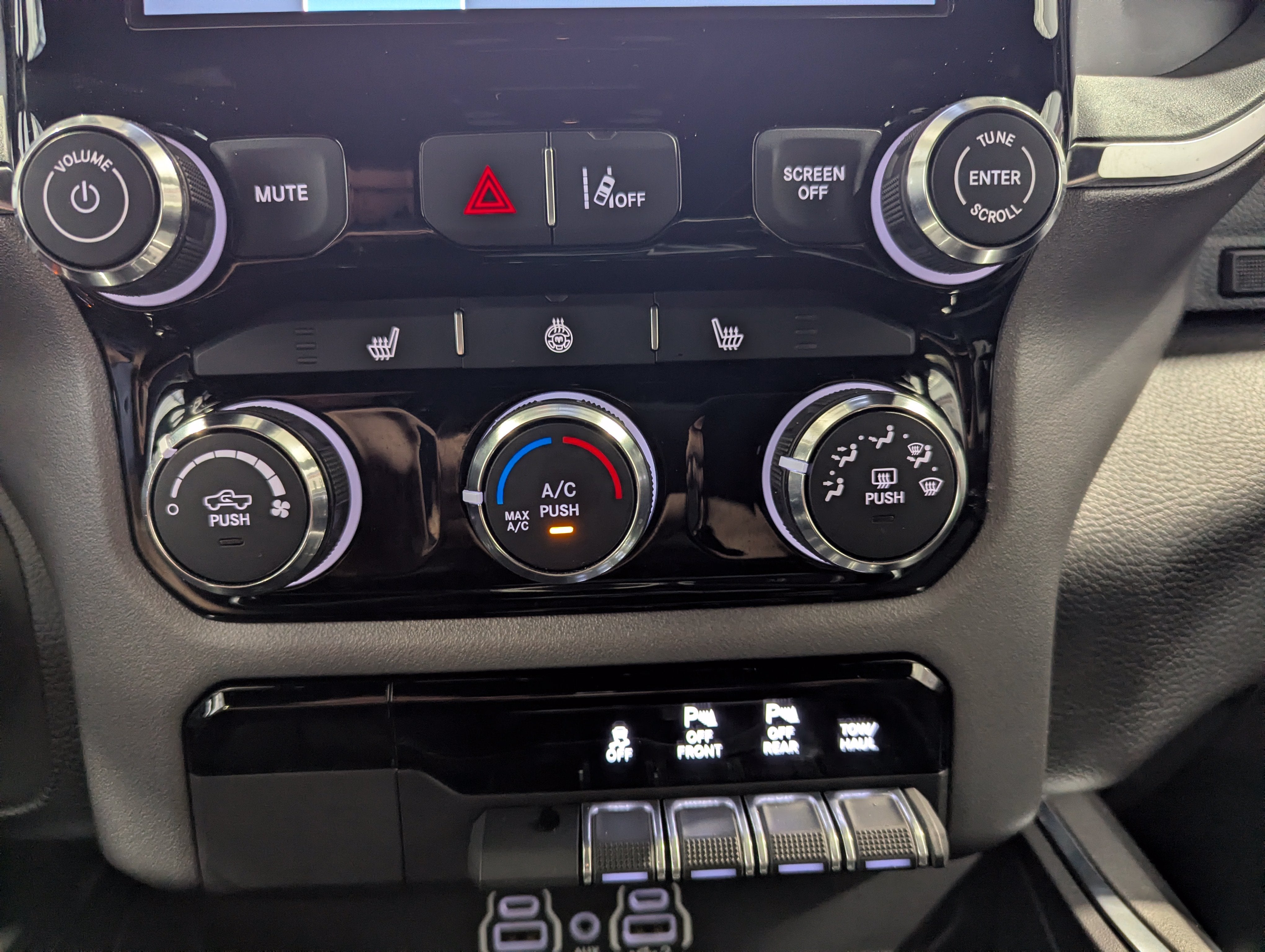 2025 RAM 1500 Big Horn Crew Cab 4x4 5'7' Box
