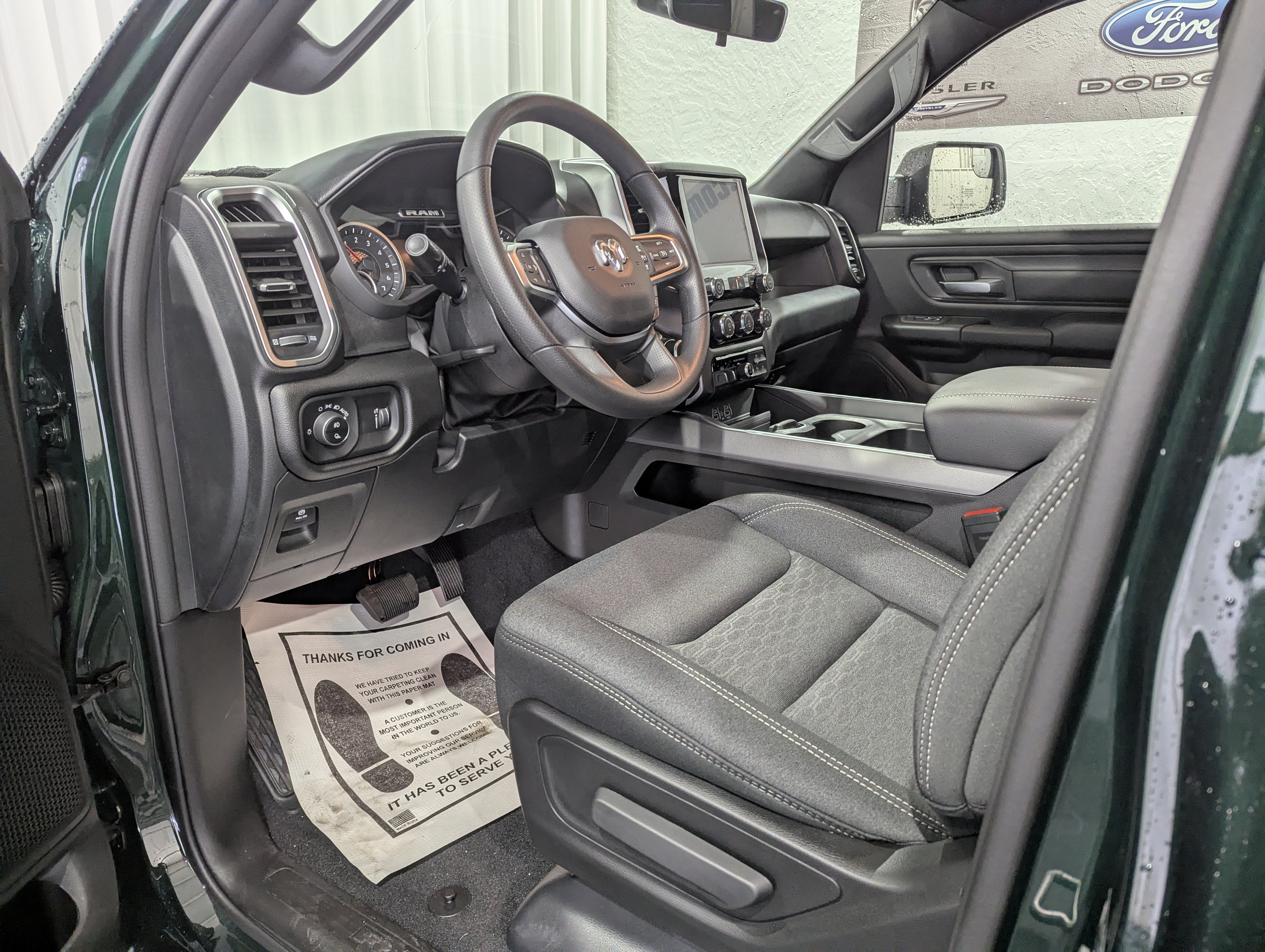 2026 RAM 1500 RAM 1500 EXPRESS QUAD CAB 4X4 6'4' BOX